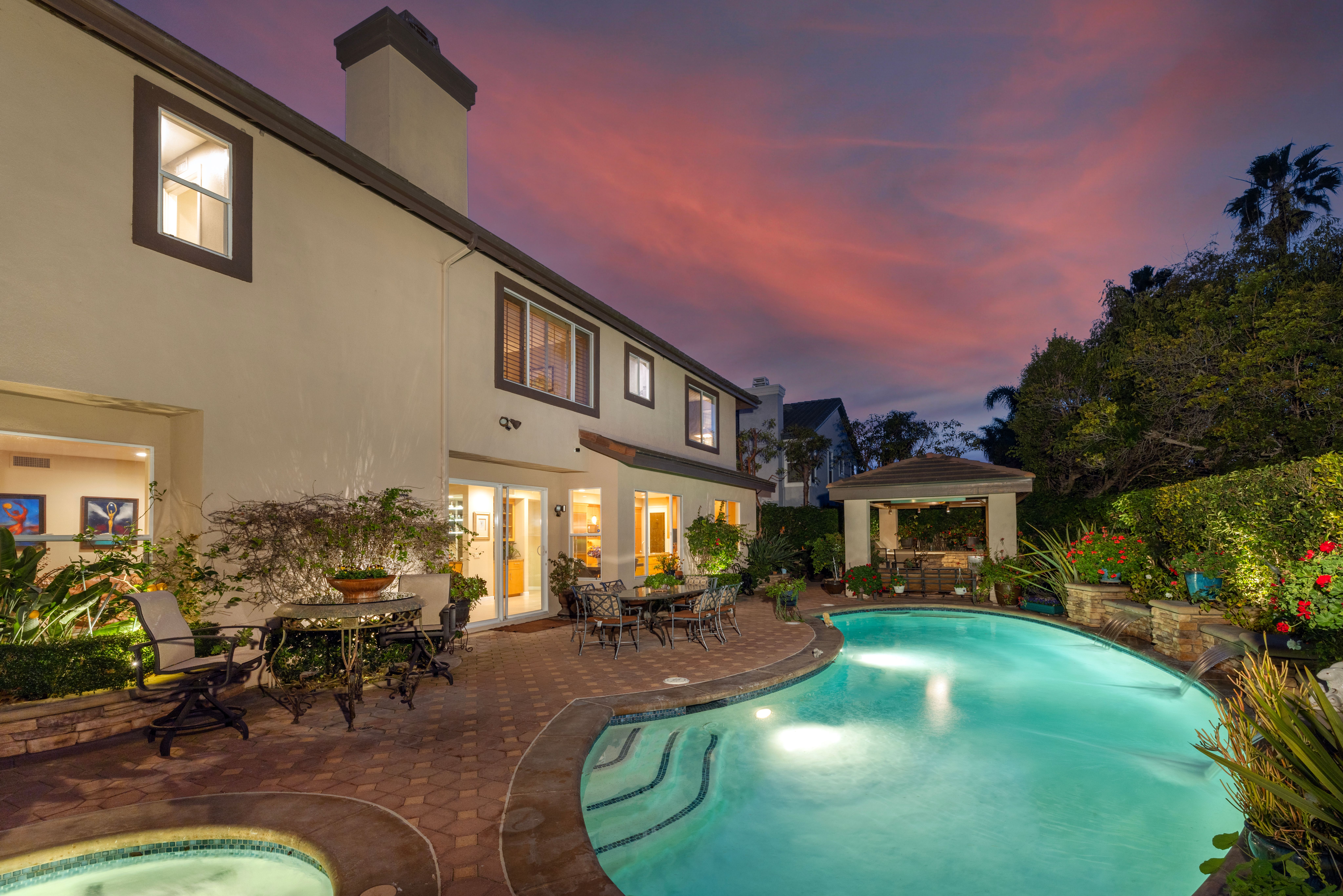6841 Livingston Drive 