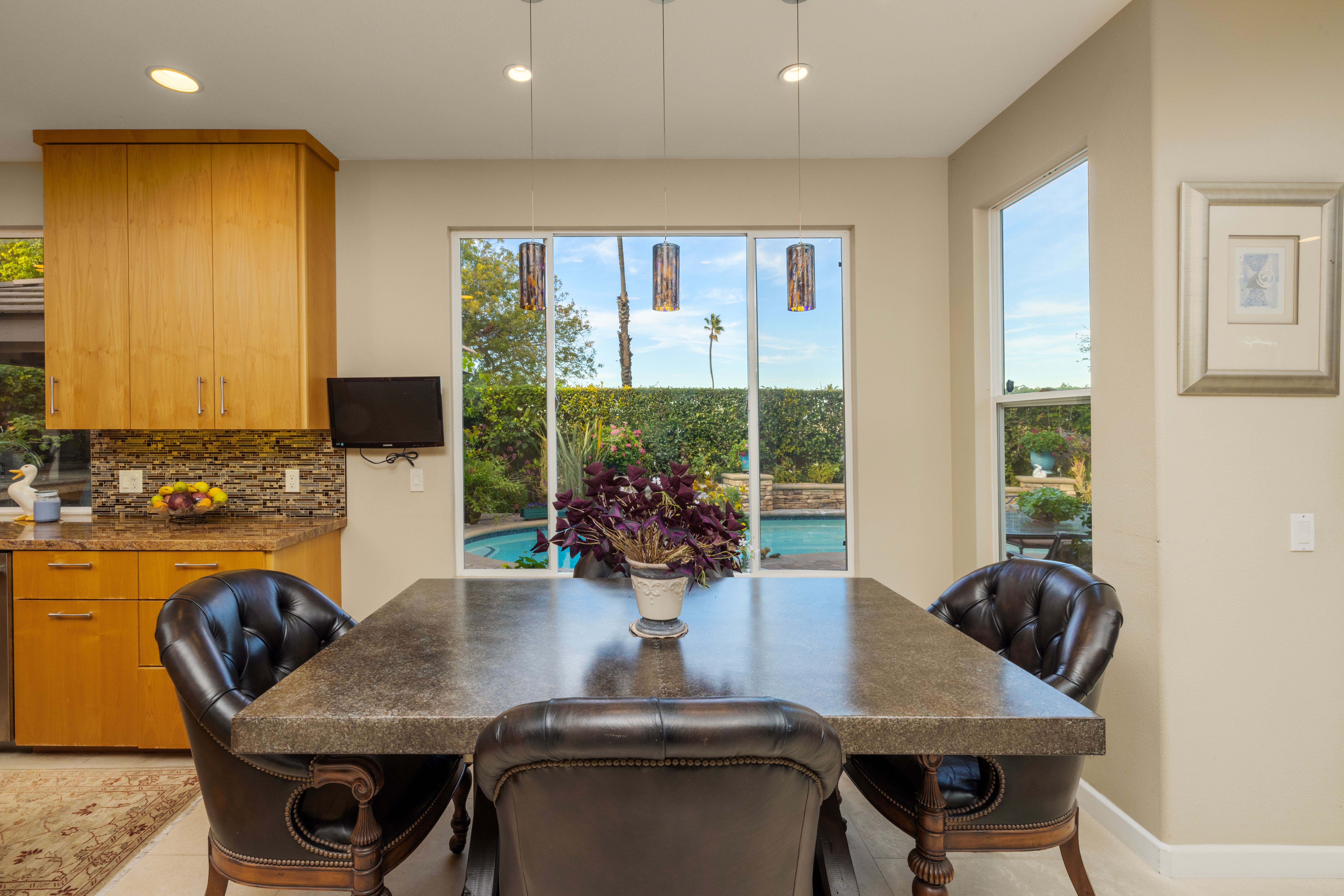 6841 Livingston Drive 