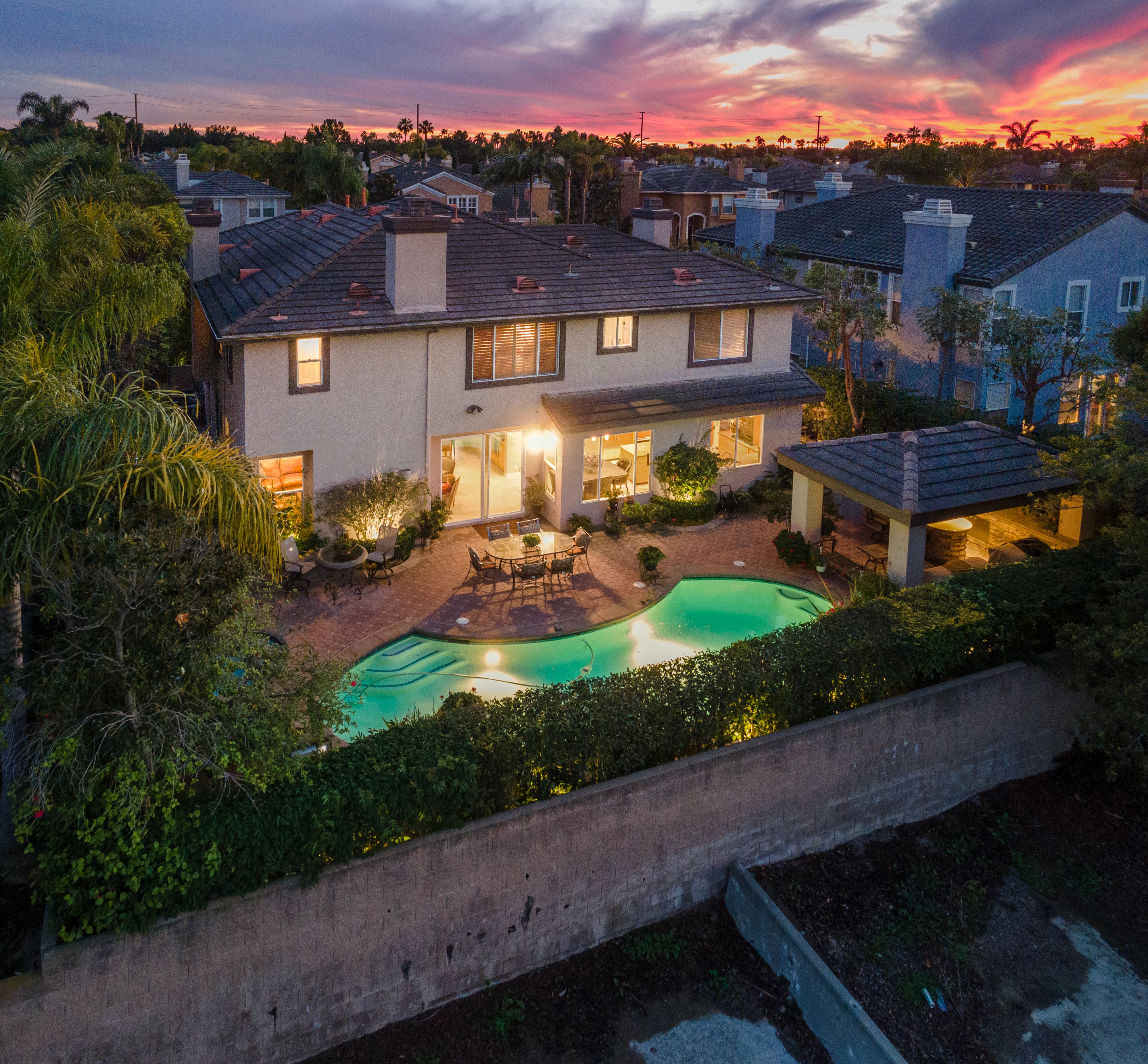 6841 Livingston Drive 