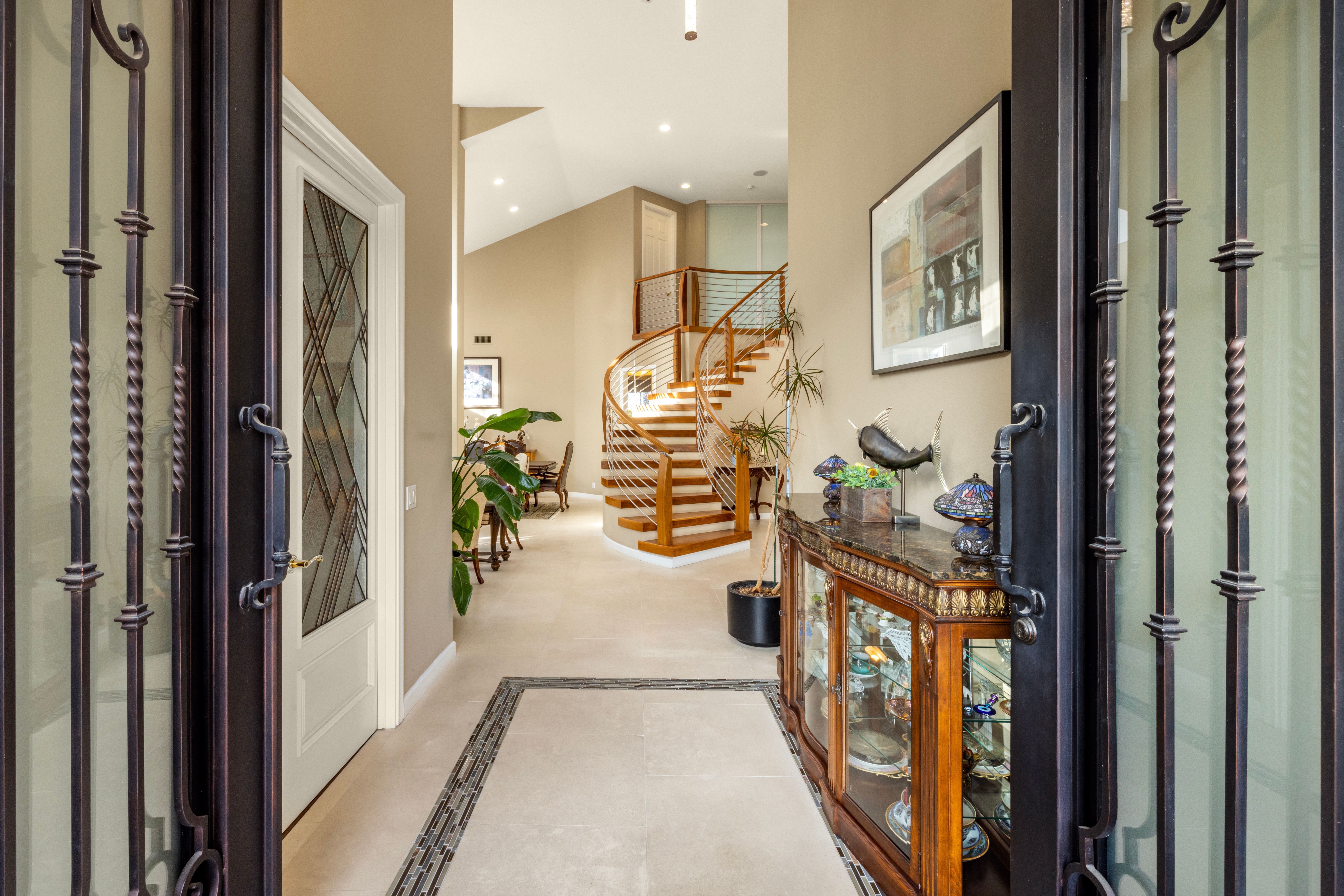 6841 Livingston Drive 
