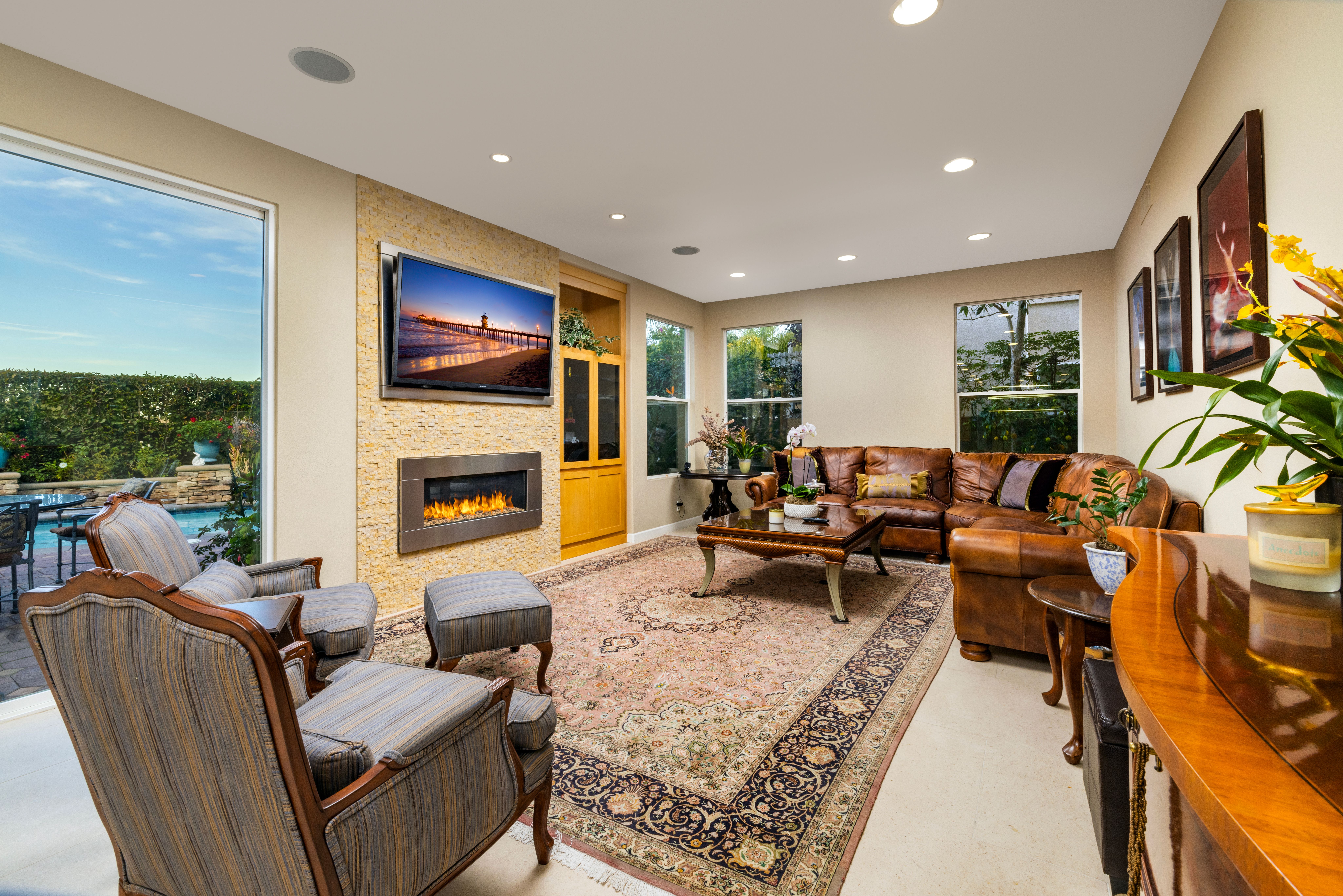 6841 Livingston Drive 