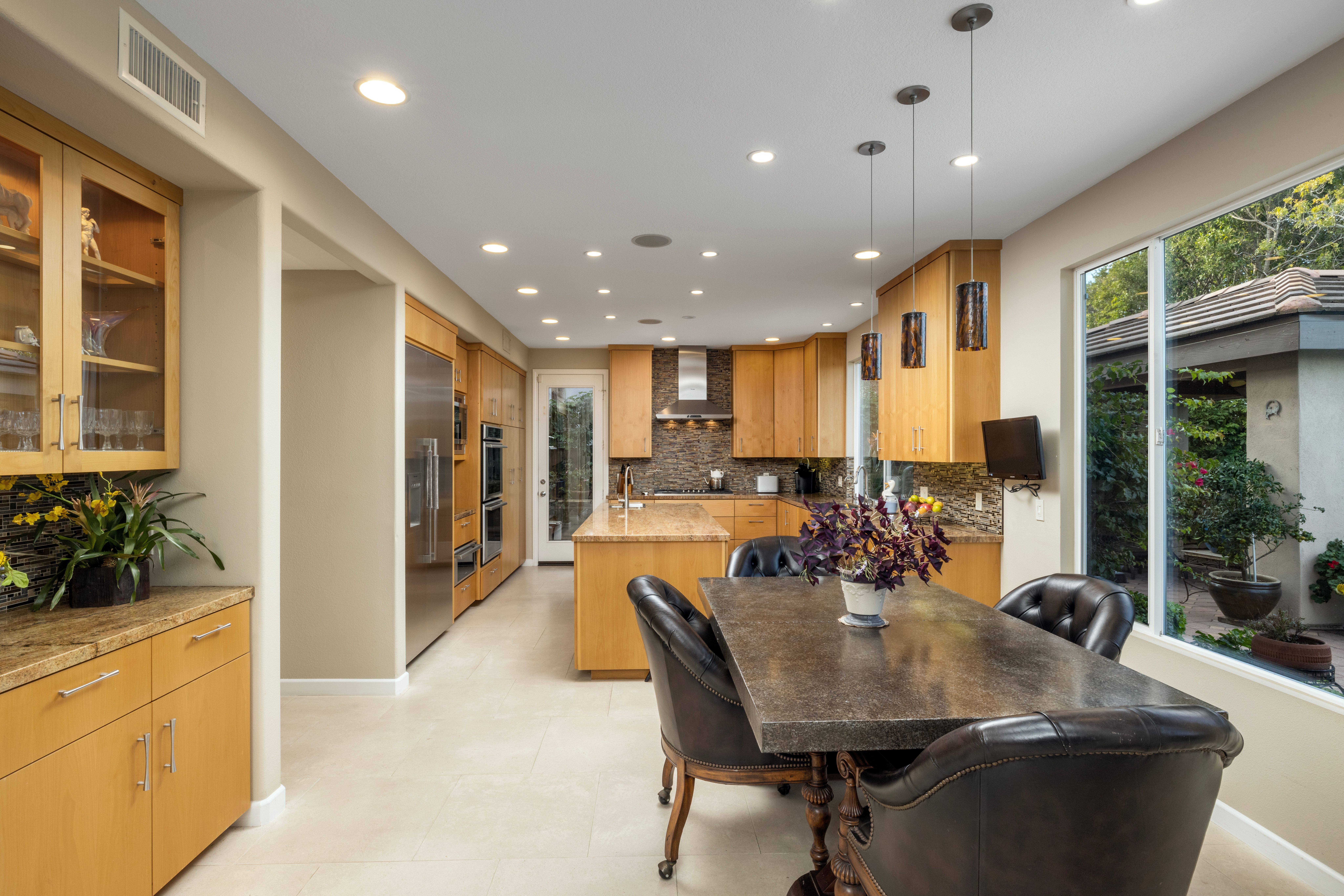 6841 Livingston Drive 