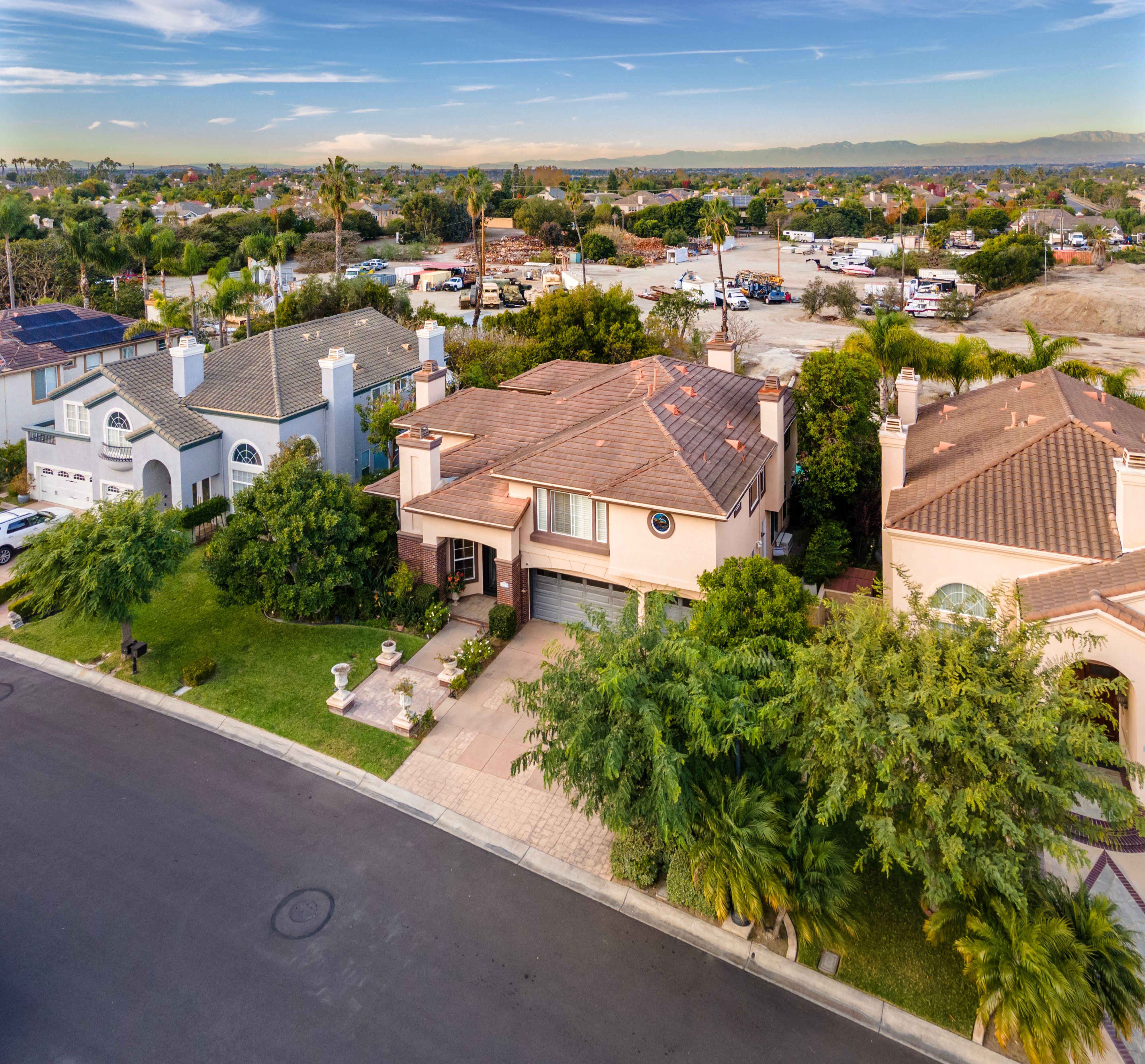 6841 Livingston Drive 