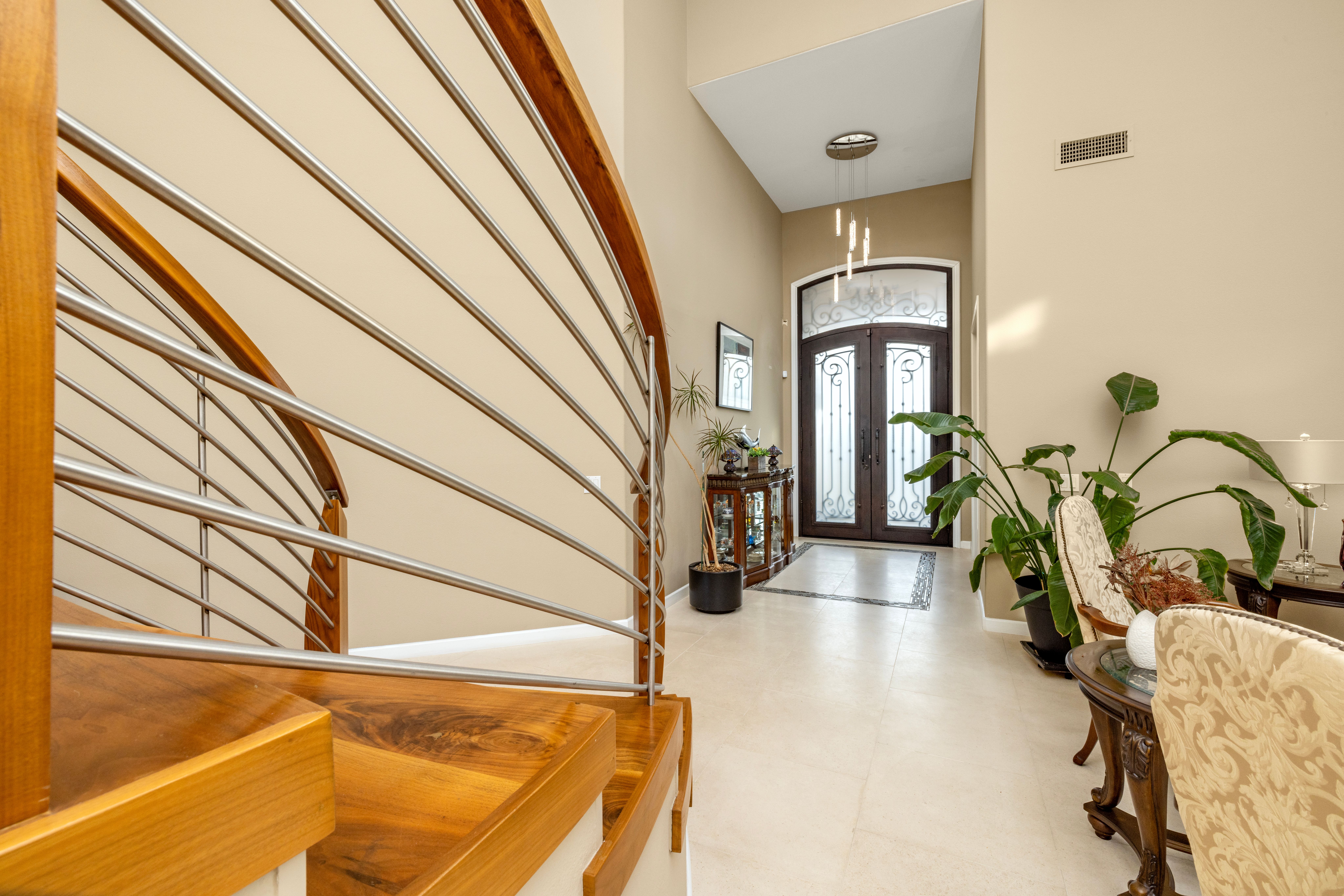 6841 Livingston Drive 