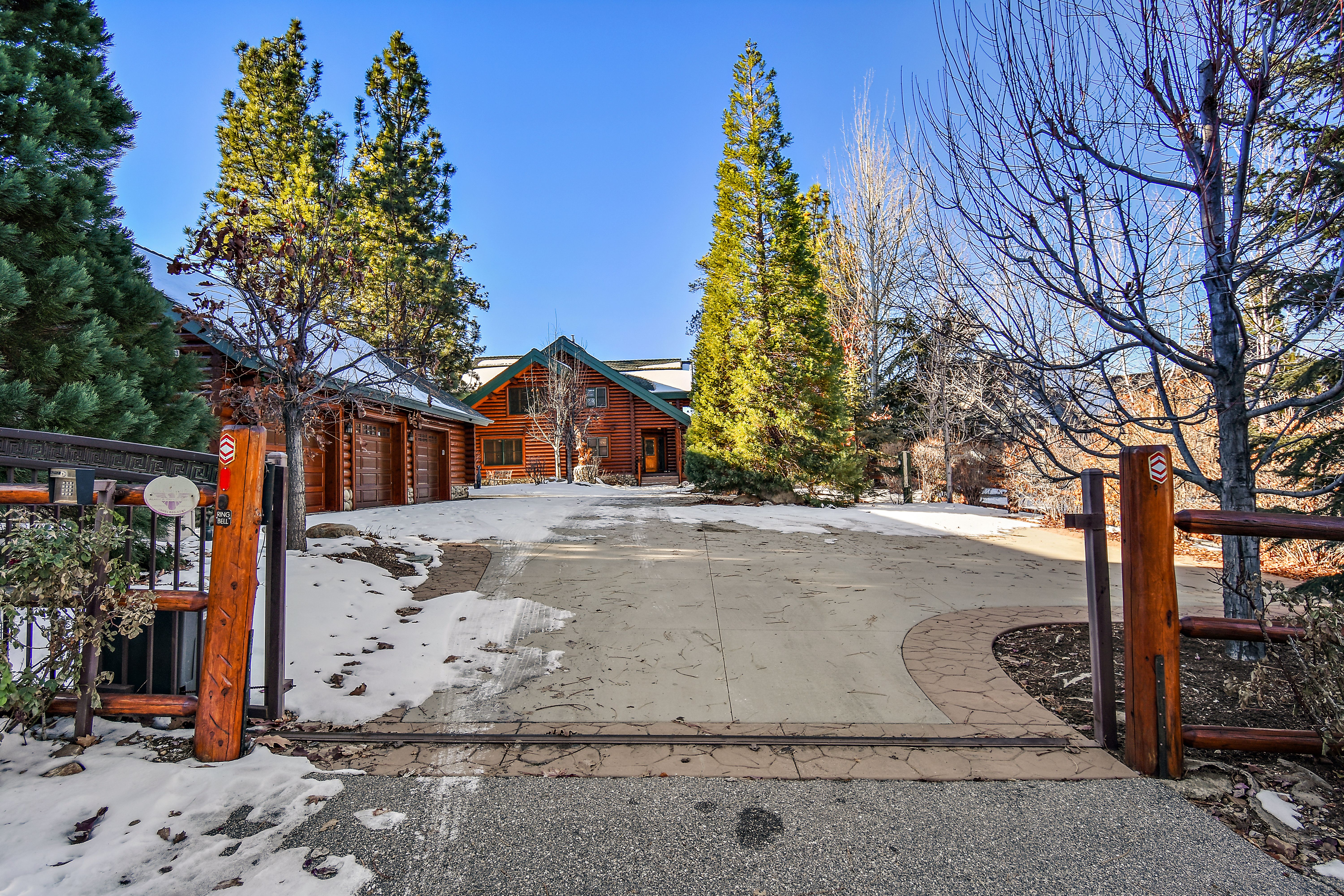 39463 Lake Drive