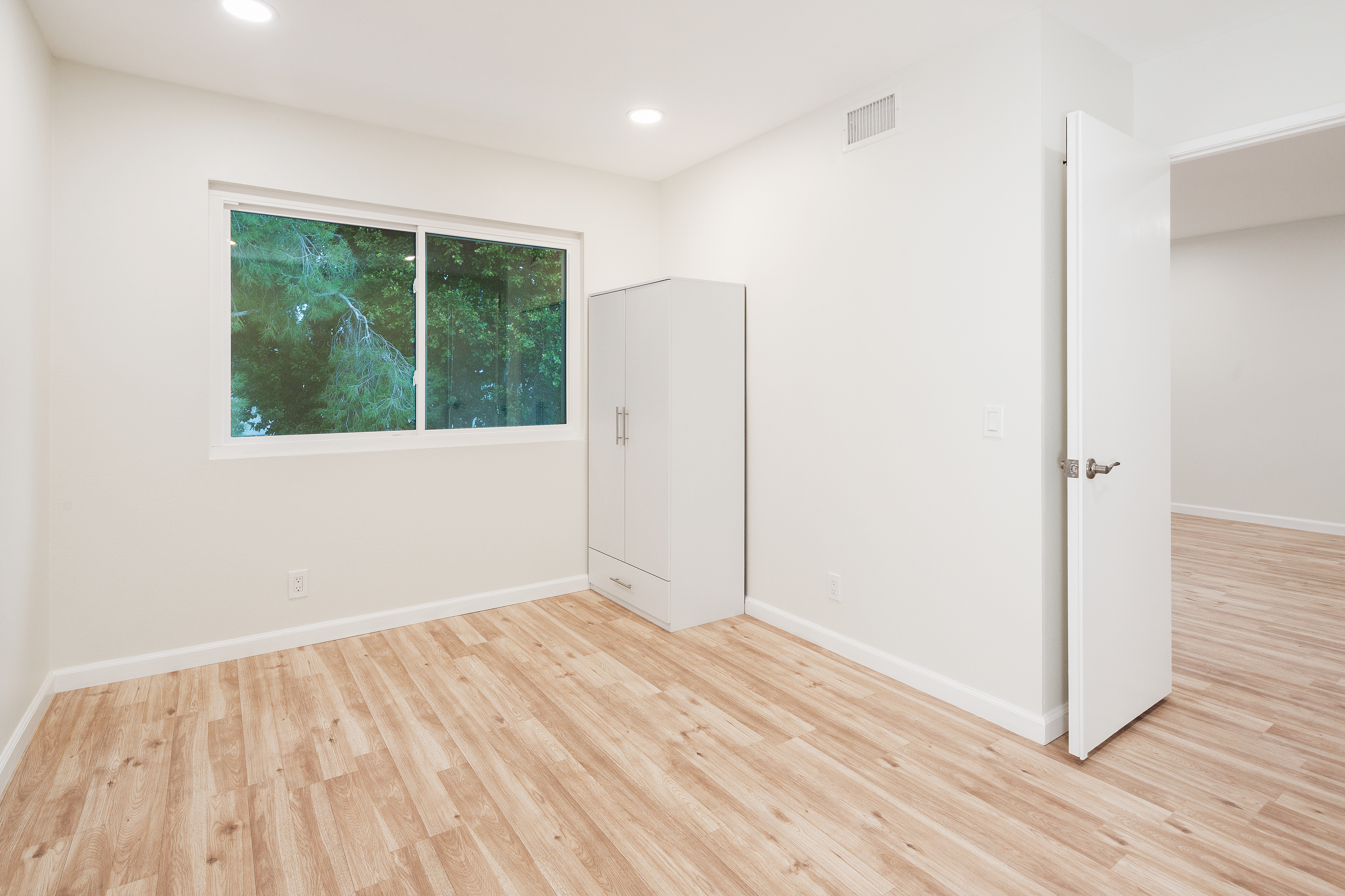 22195 Summit Hill Drive, #31