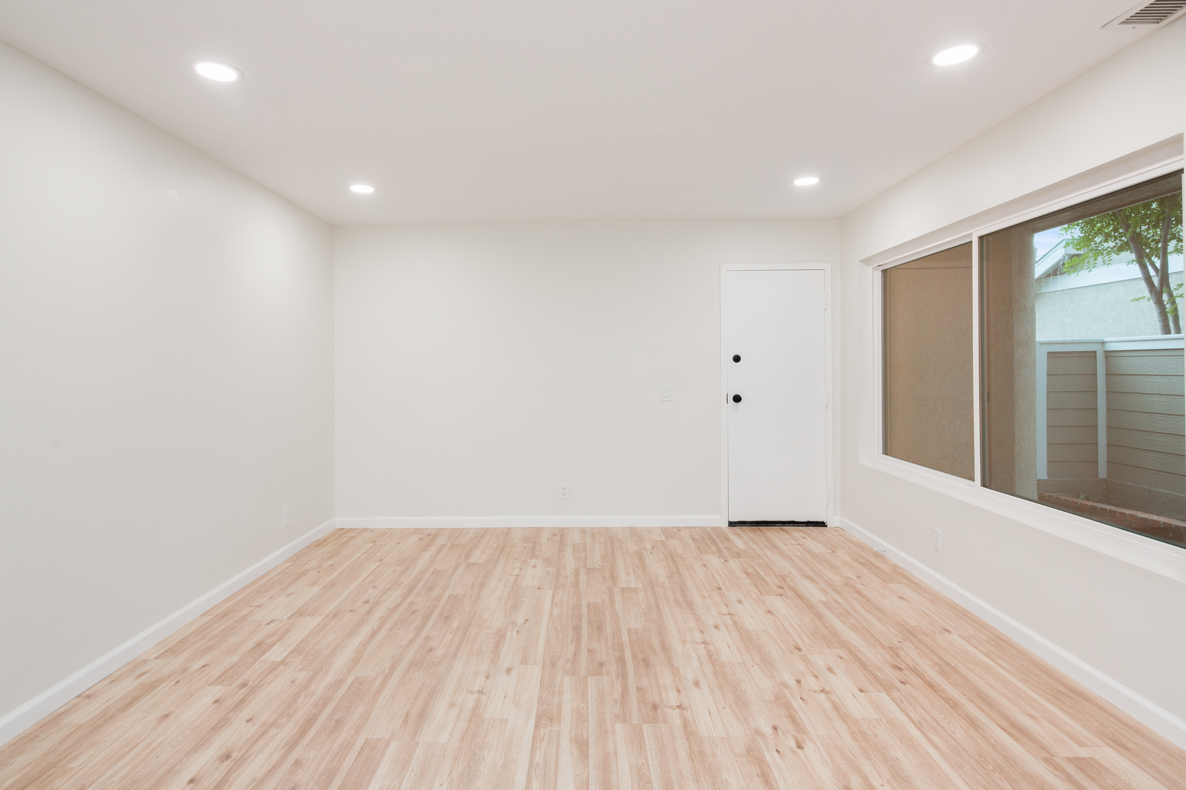 22195 Summit Hill Drive, #31