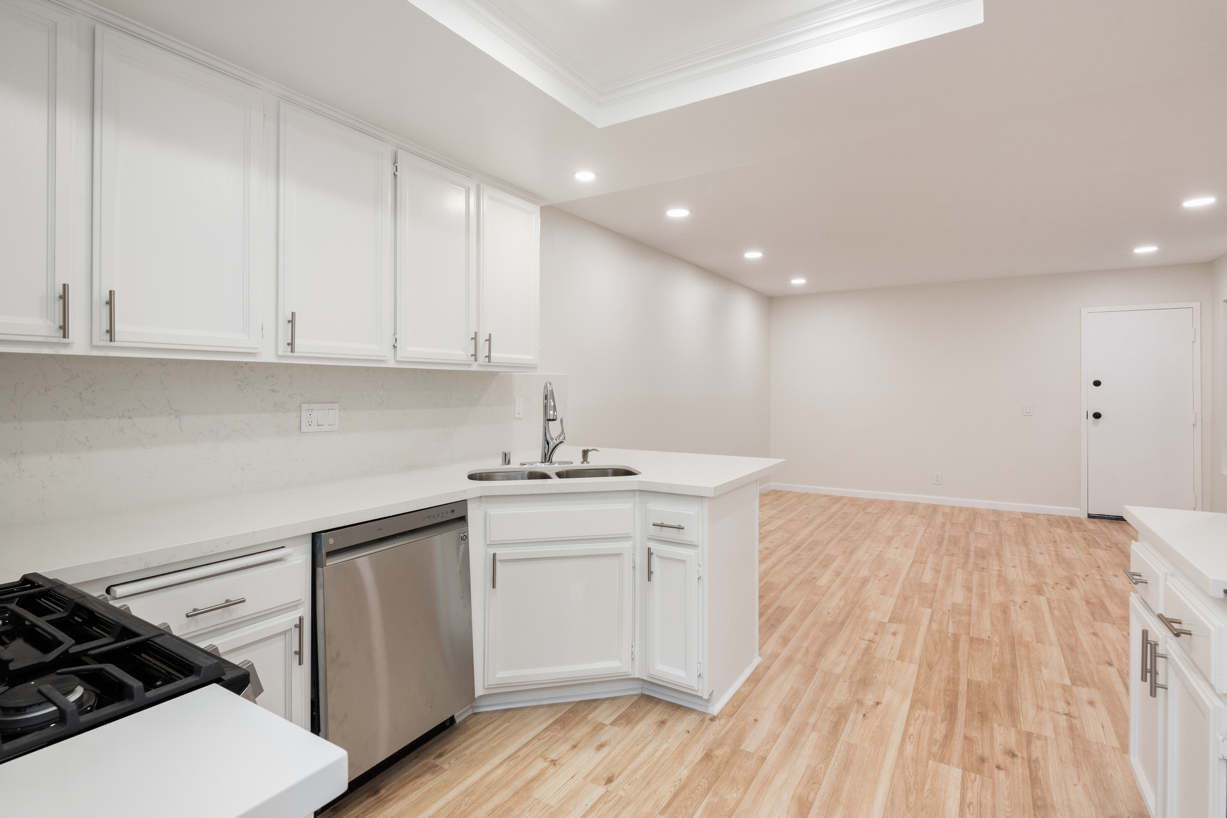 22195 Summit Hill Drive, #31