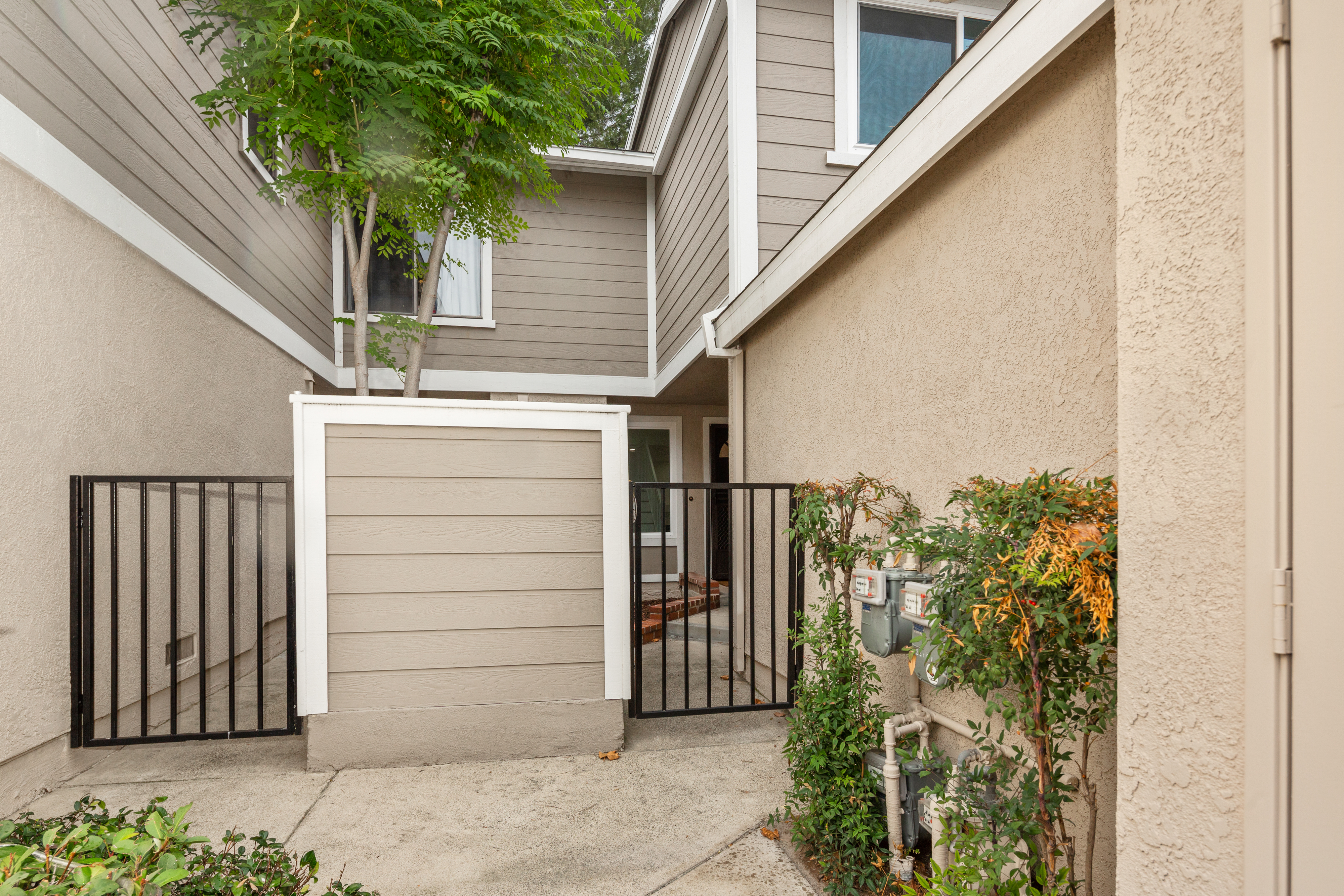 22195 Summit Hill Drive, #31