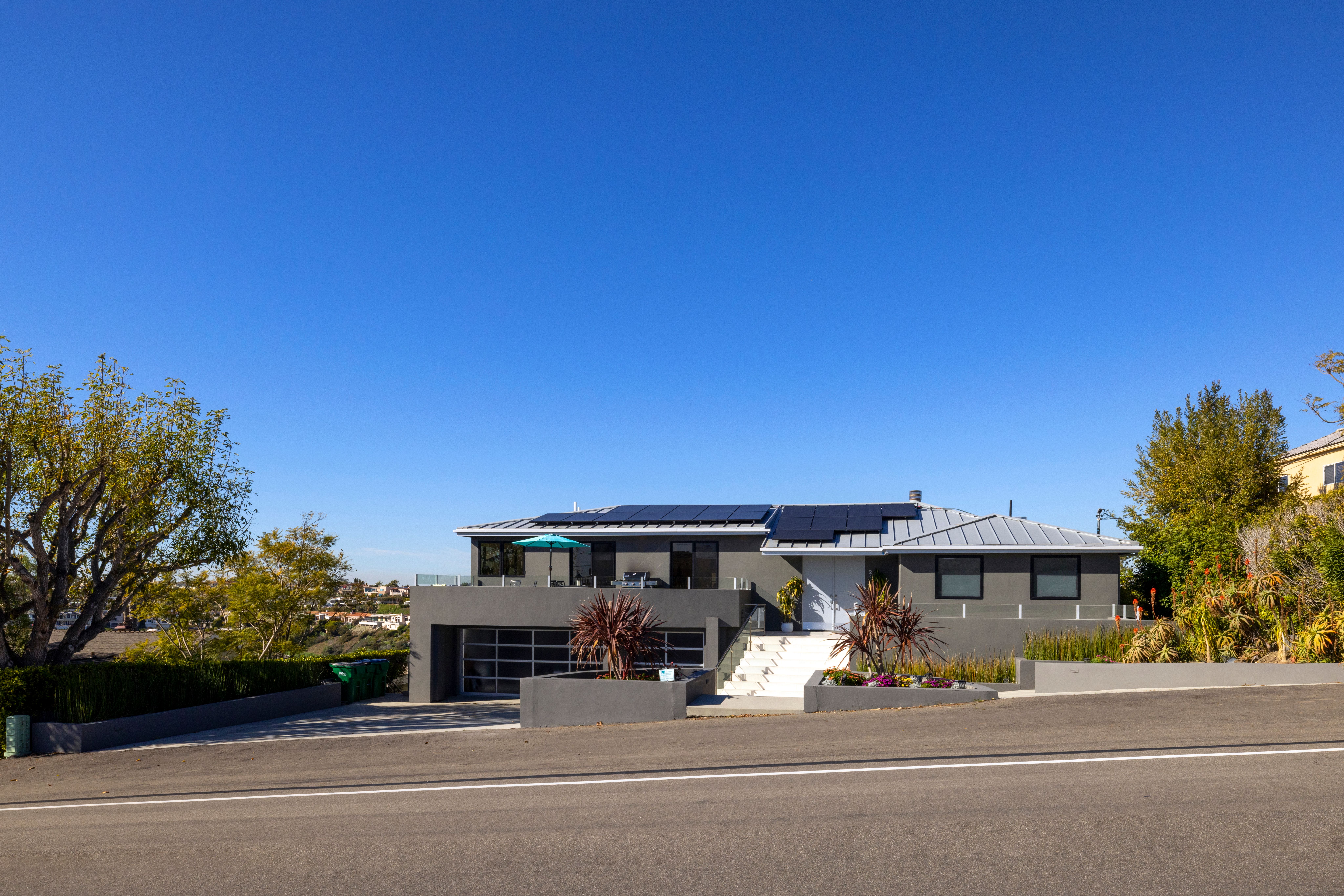 2190 Temple Hills Drive 