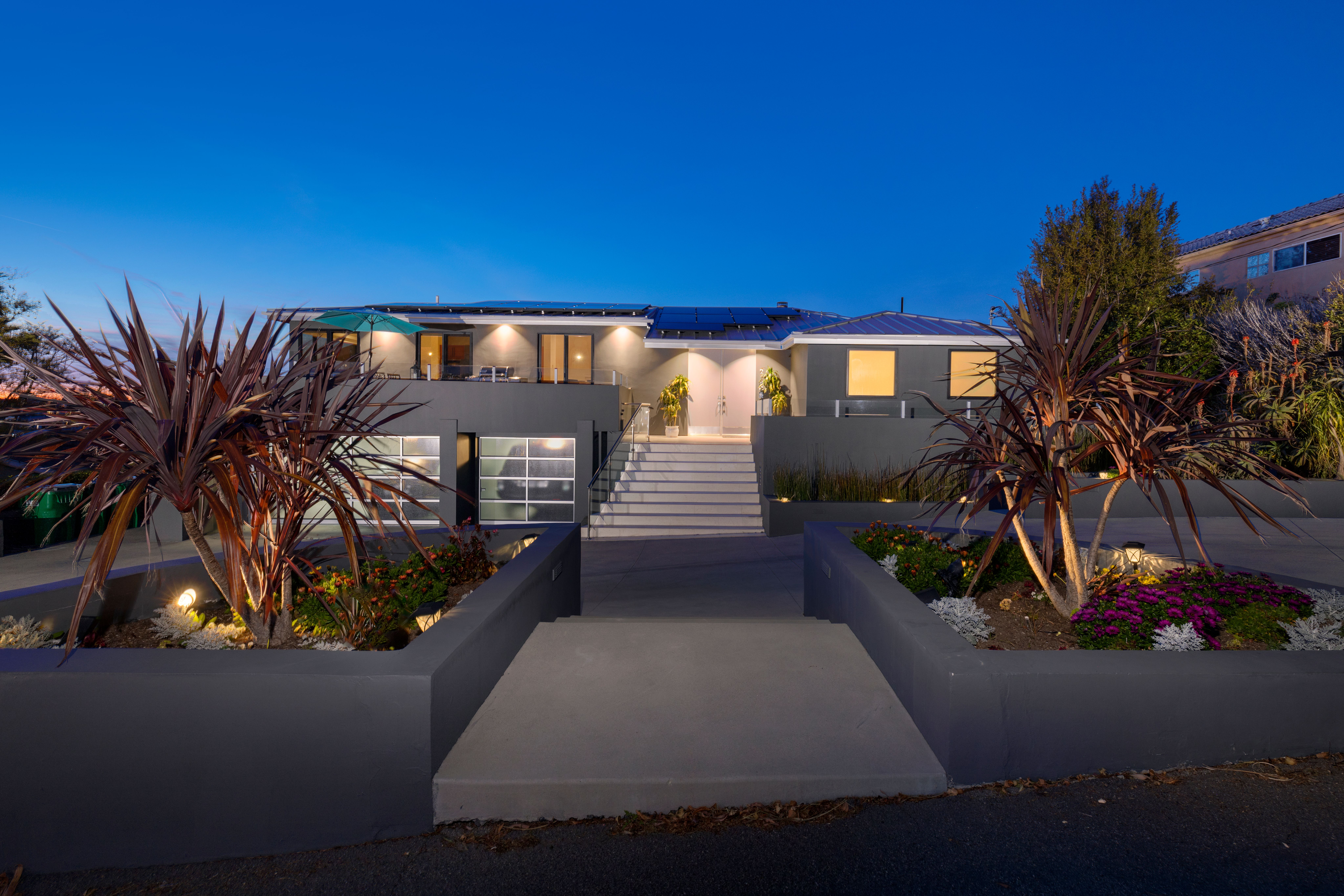 2190 Temple Hills Drive 