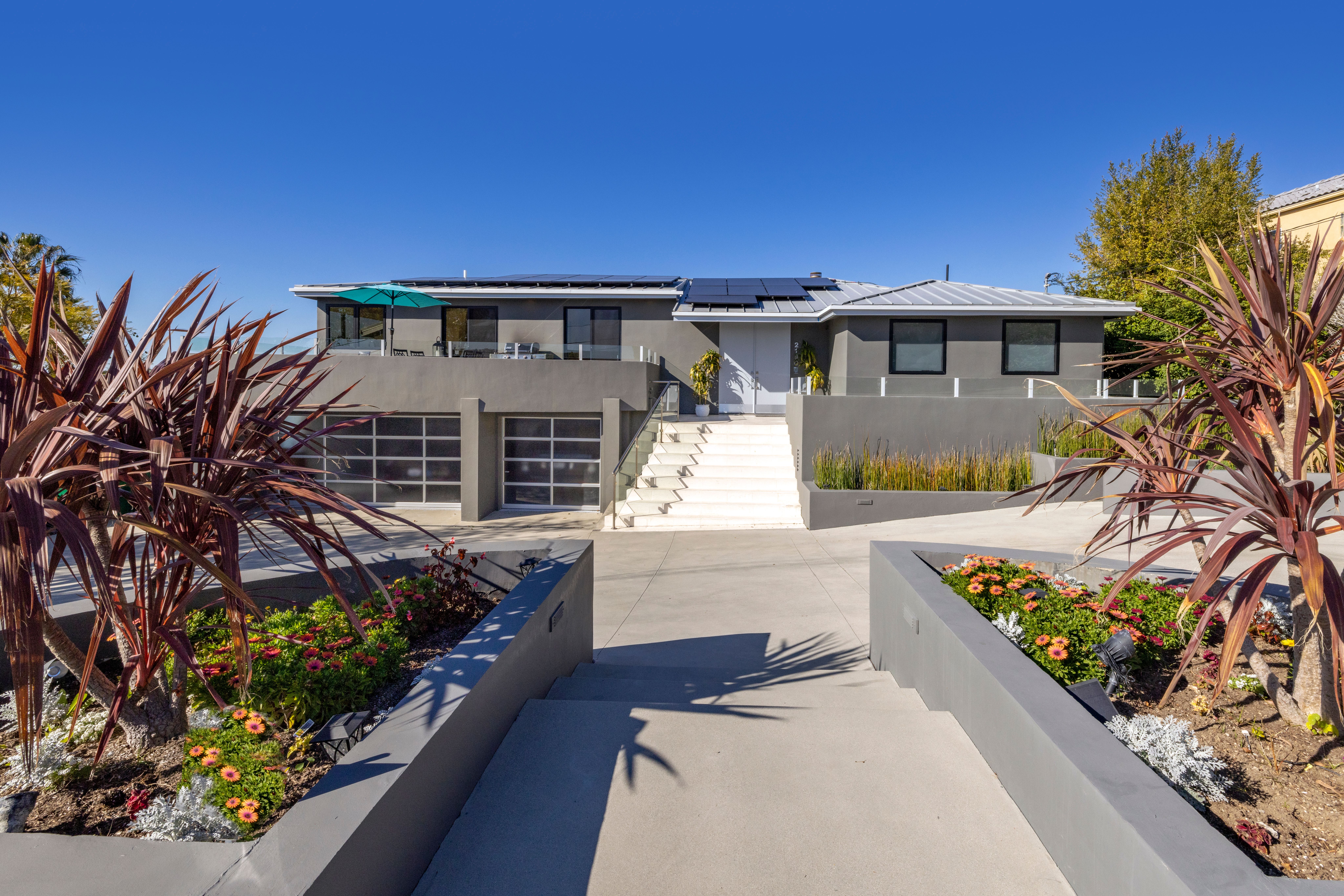 2190 Temple Hills Drive 