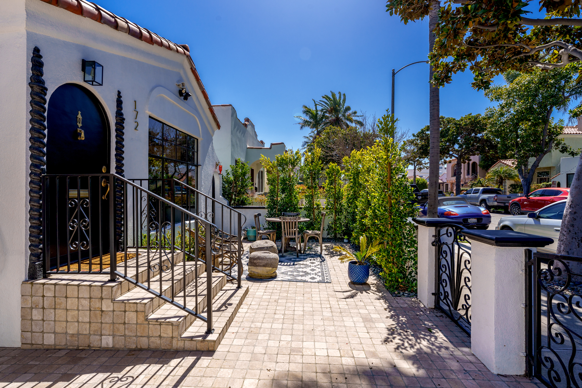 172 Glendora Avenue 