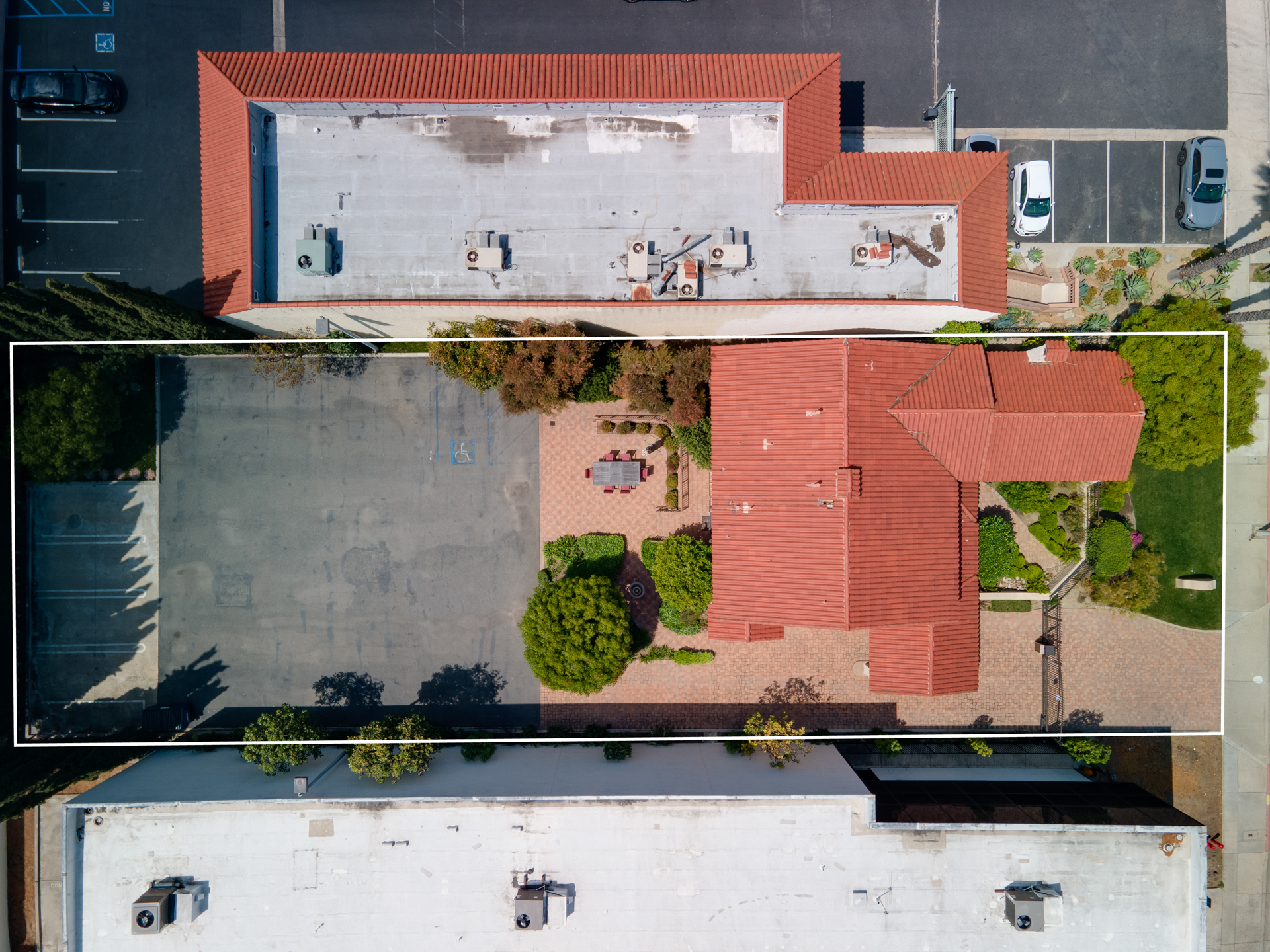 220 North Tustin Avenue 
