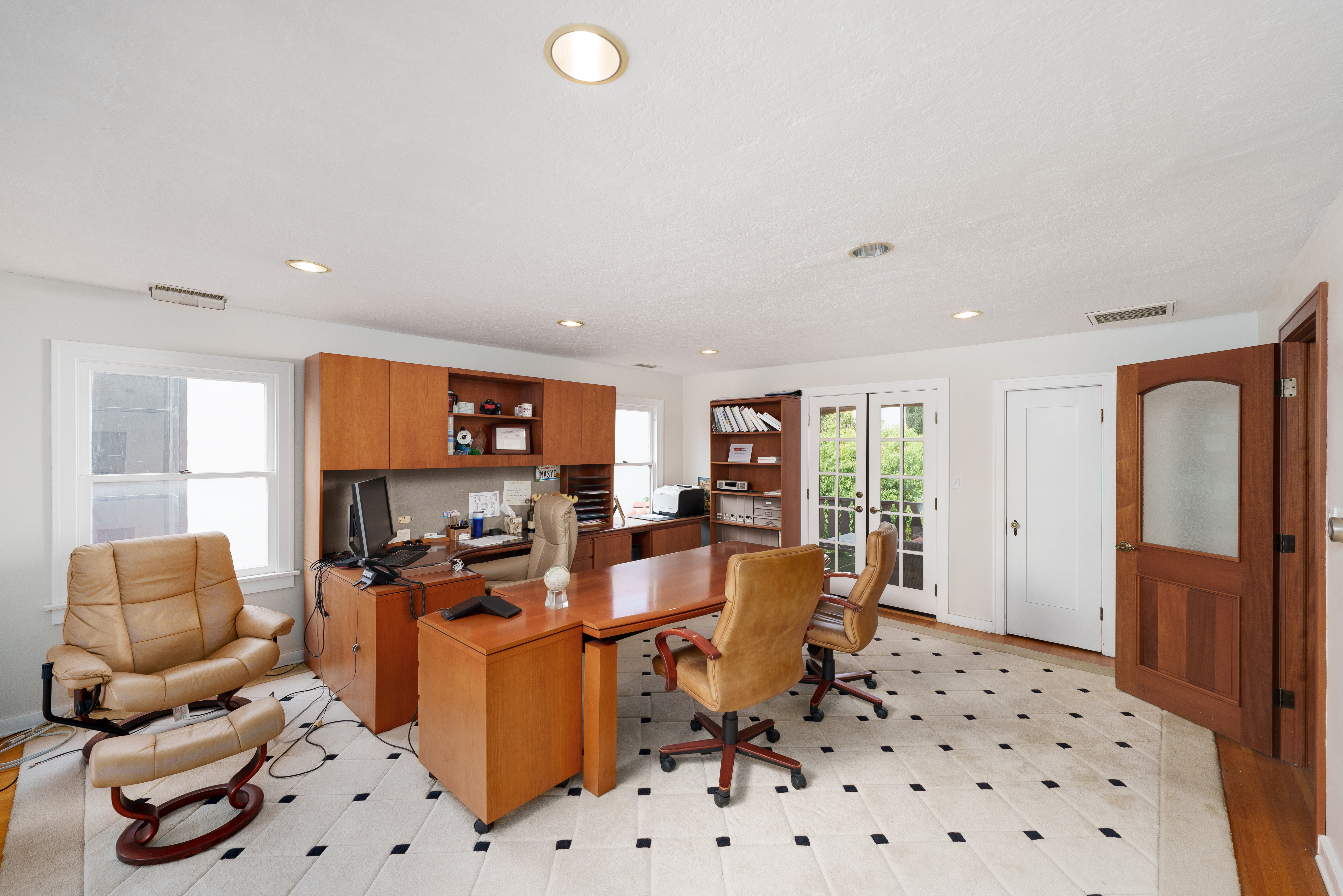 220 North Tustin Avenue 