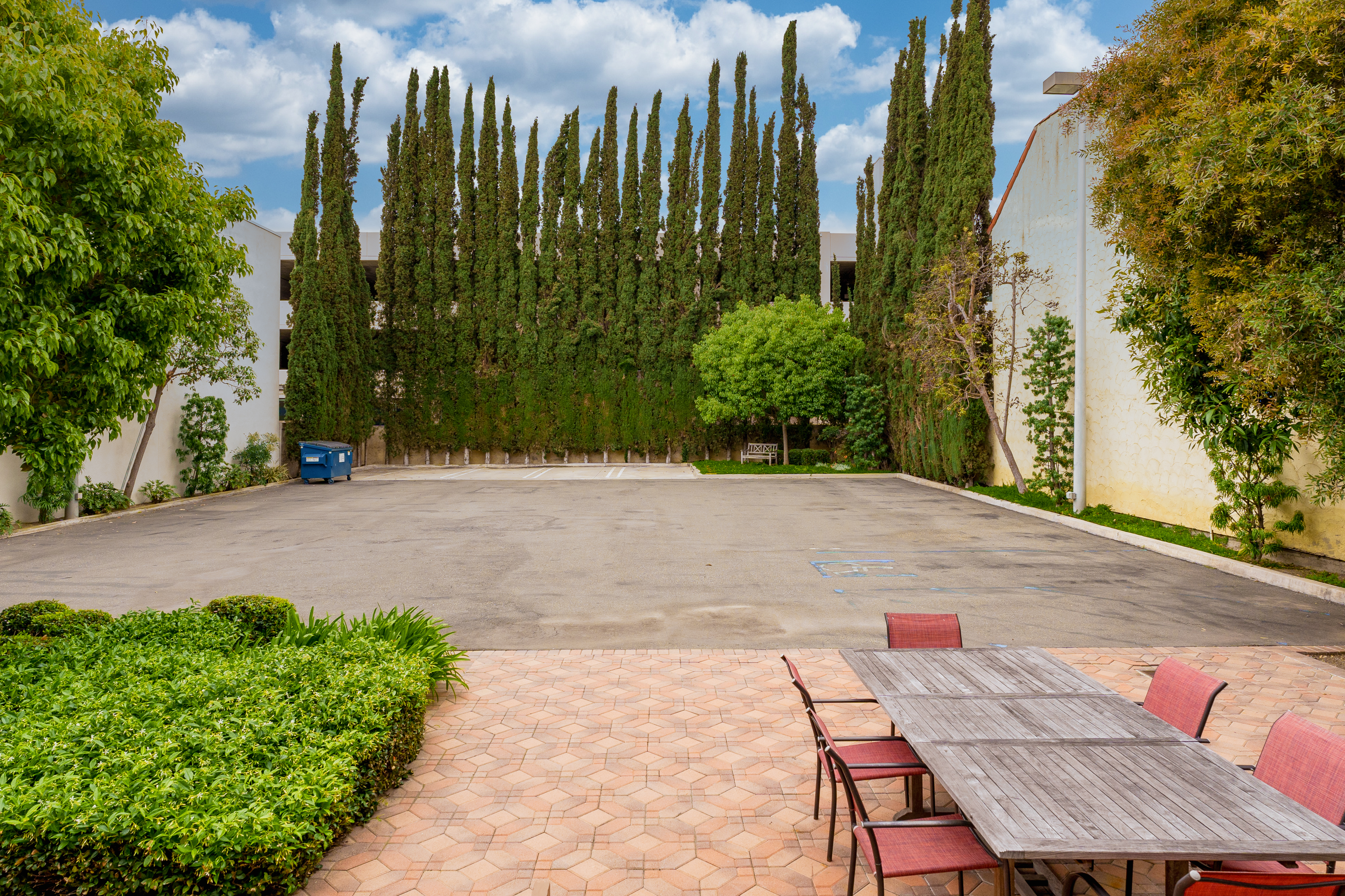 220 North Tustin Avenue 