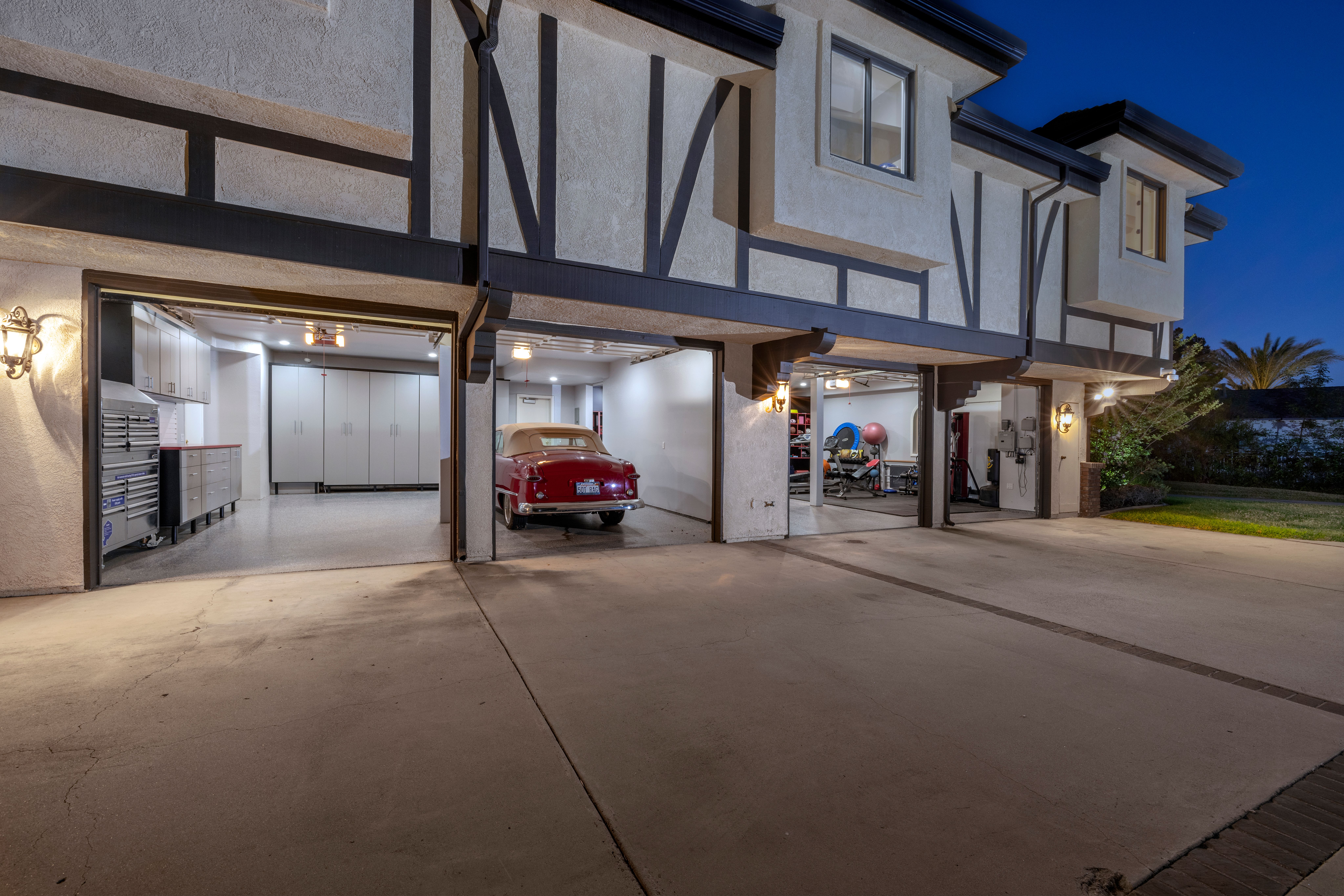 4090 Live Oak Lane 