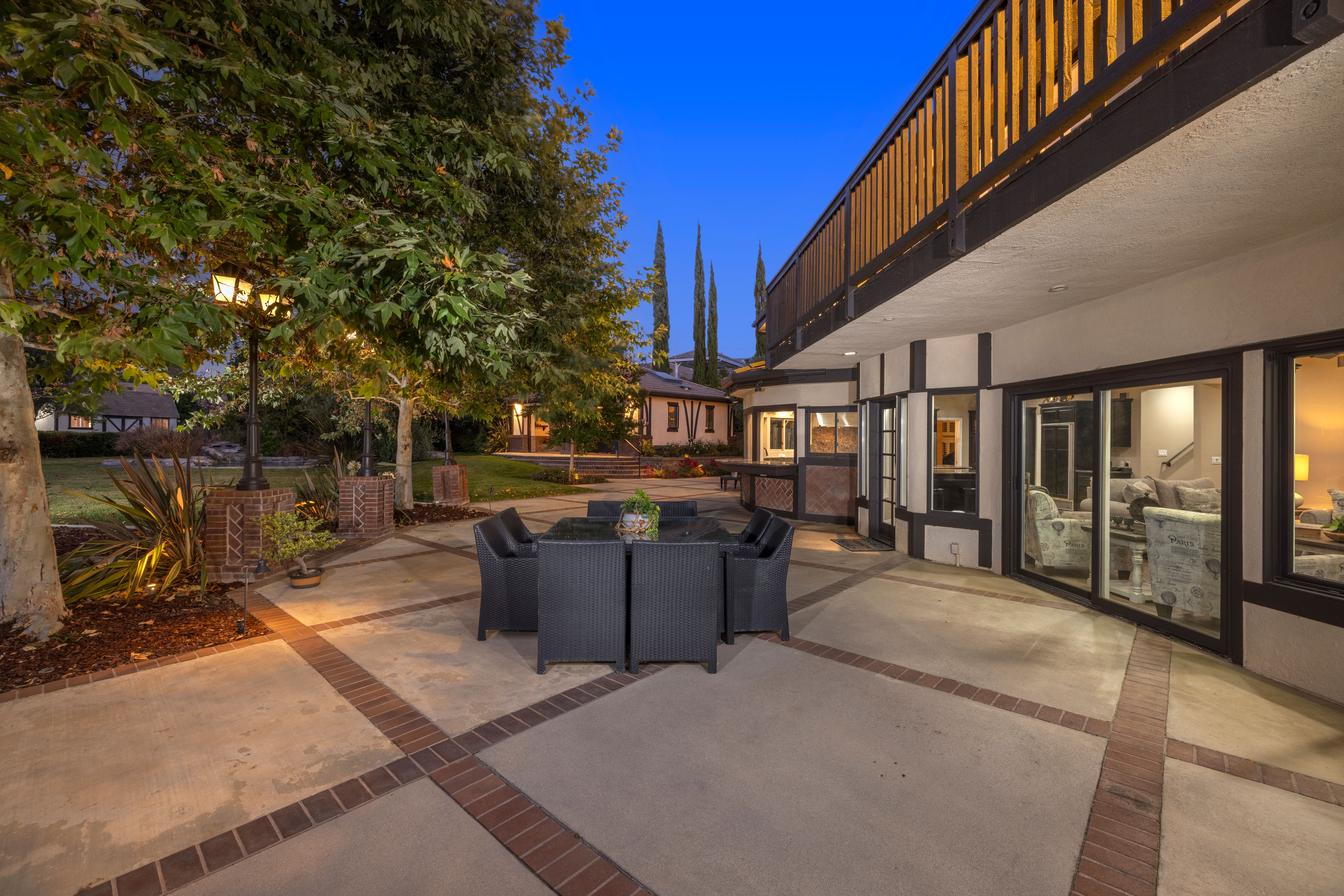 4090 Live Oak Lane 