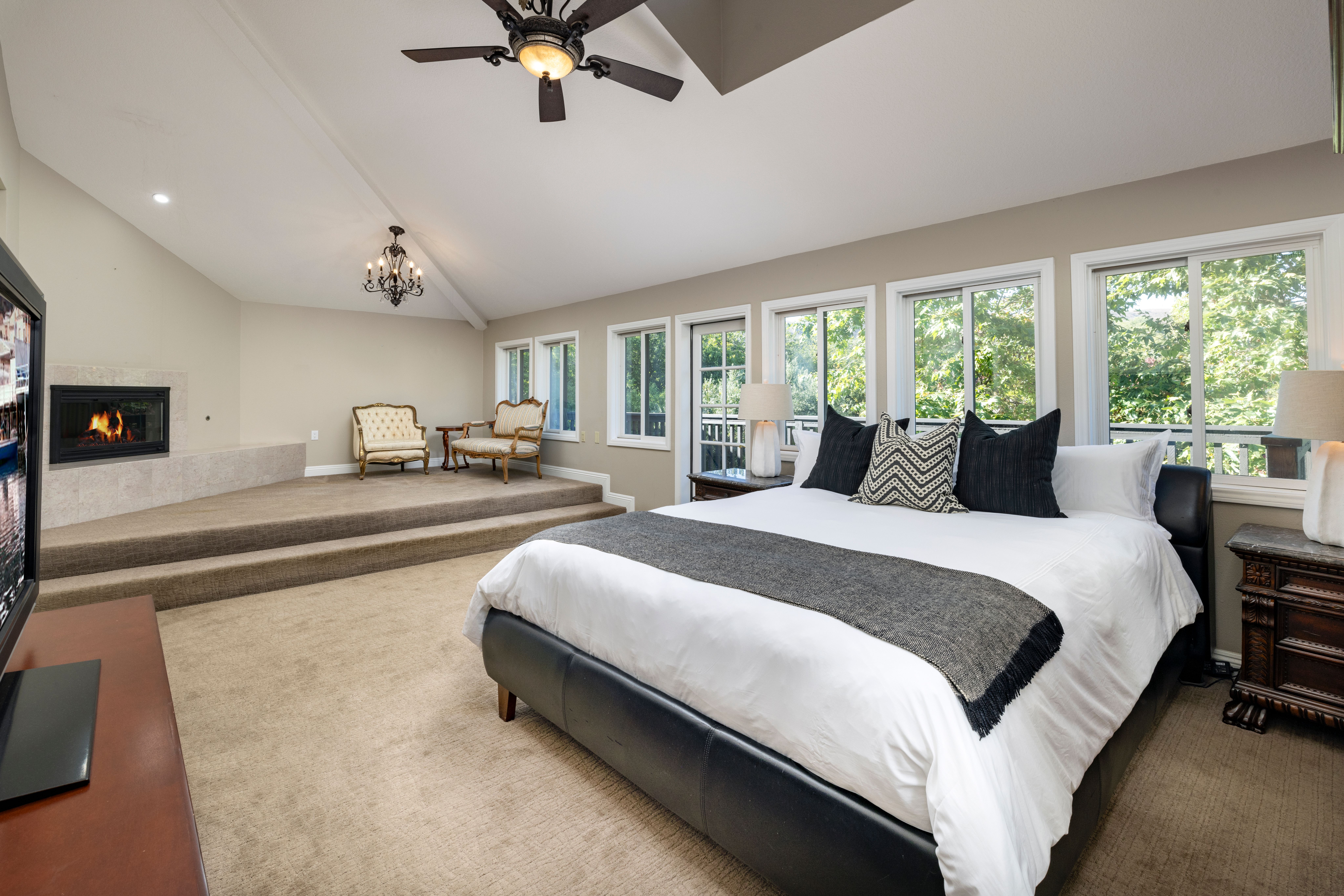 4090 Live Oak Lane 