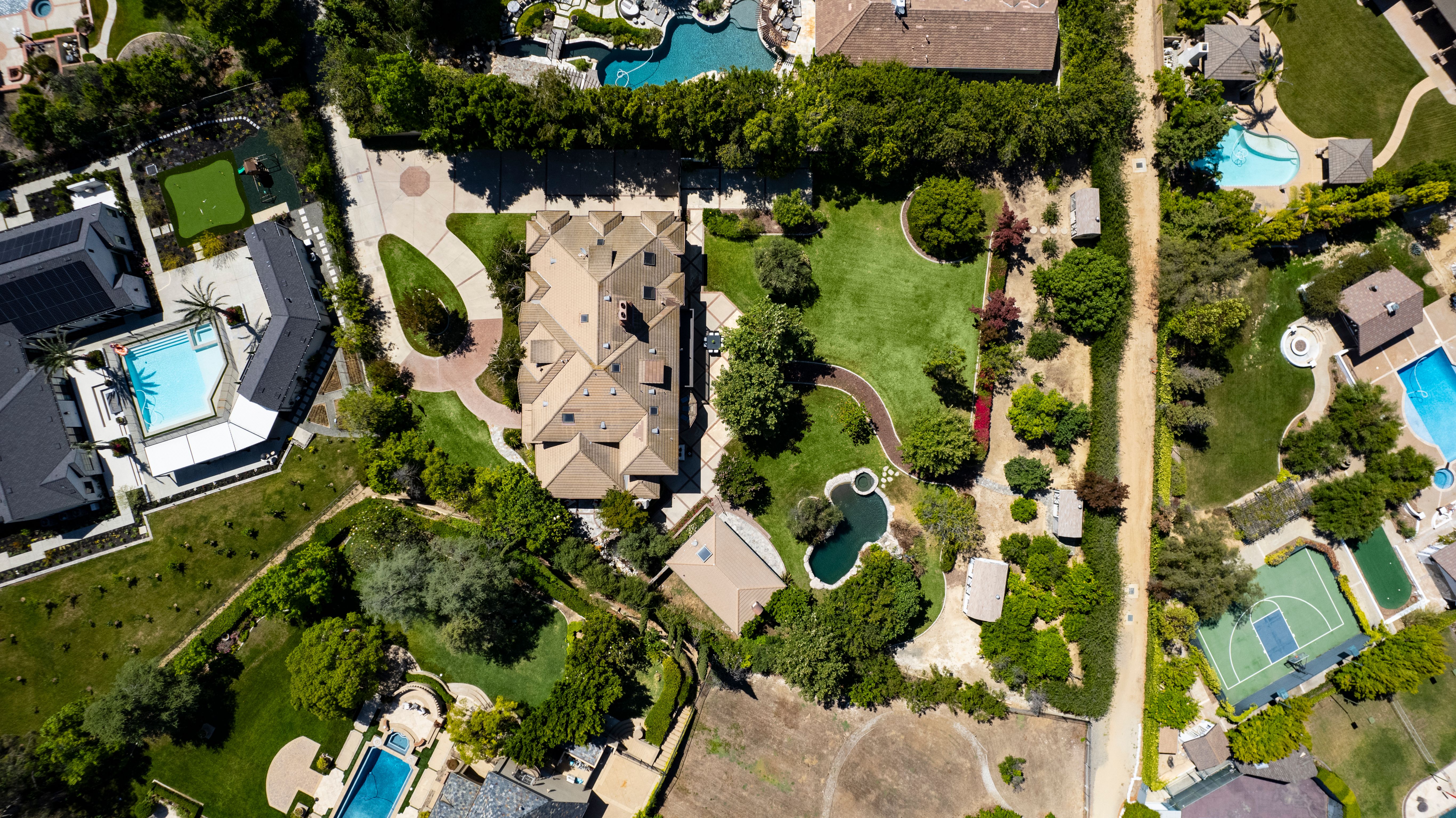 4090 Live Oak Lane 