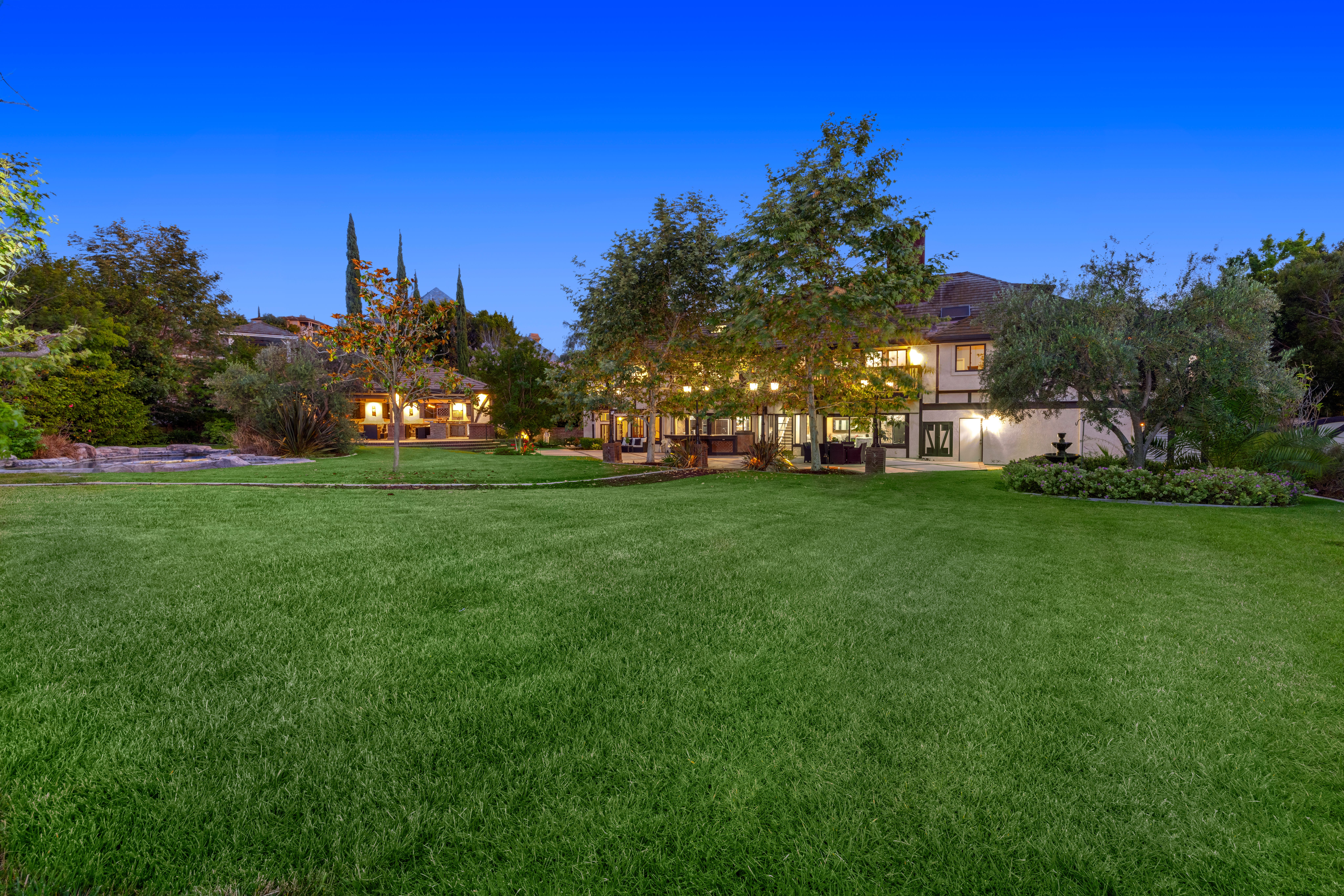 4090 Live Oak Lane 