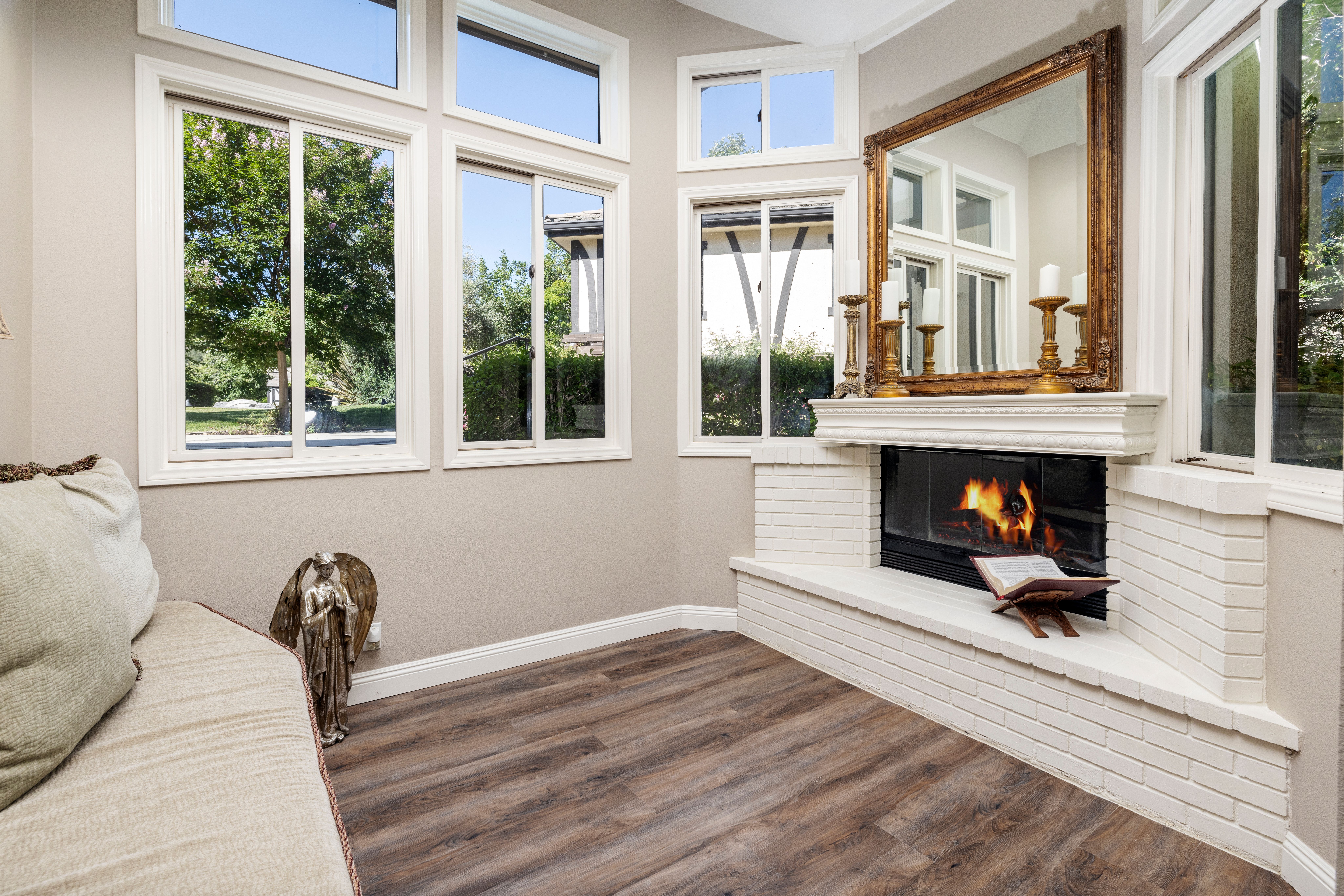 4090 Live Oak Lane 