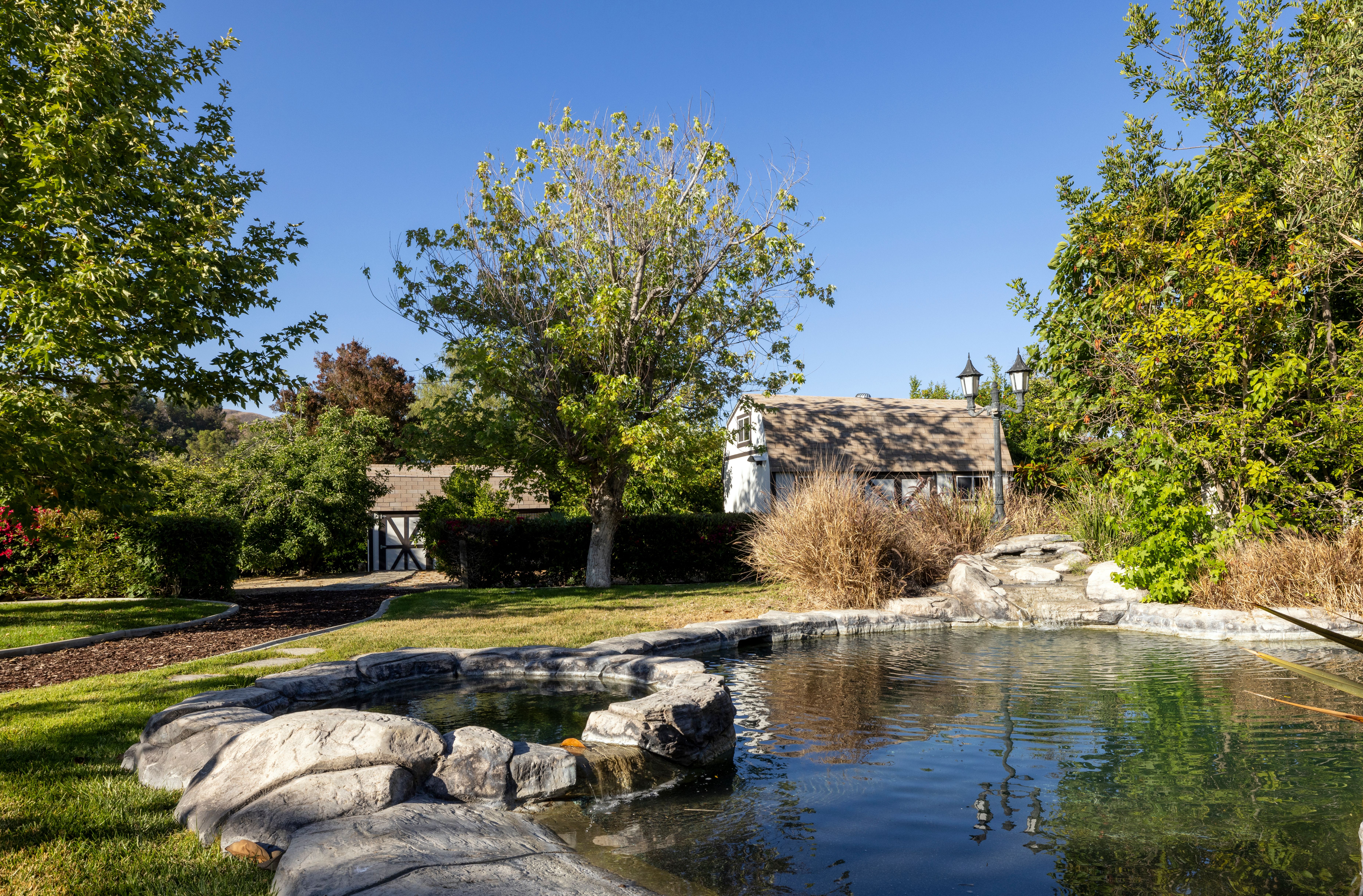 4090 Live Oak Lane 