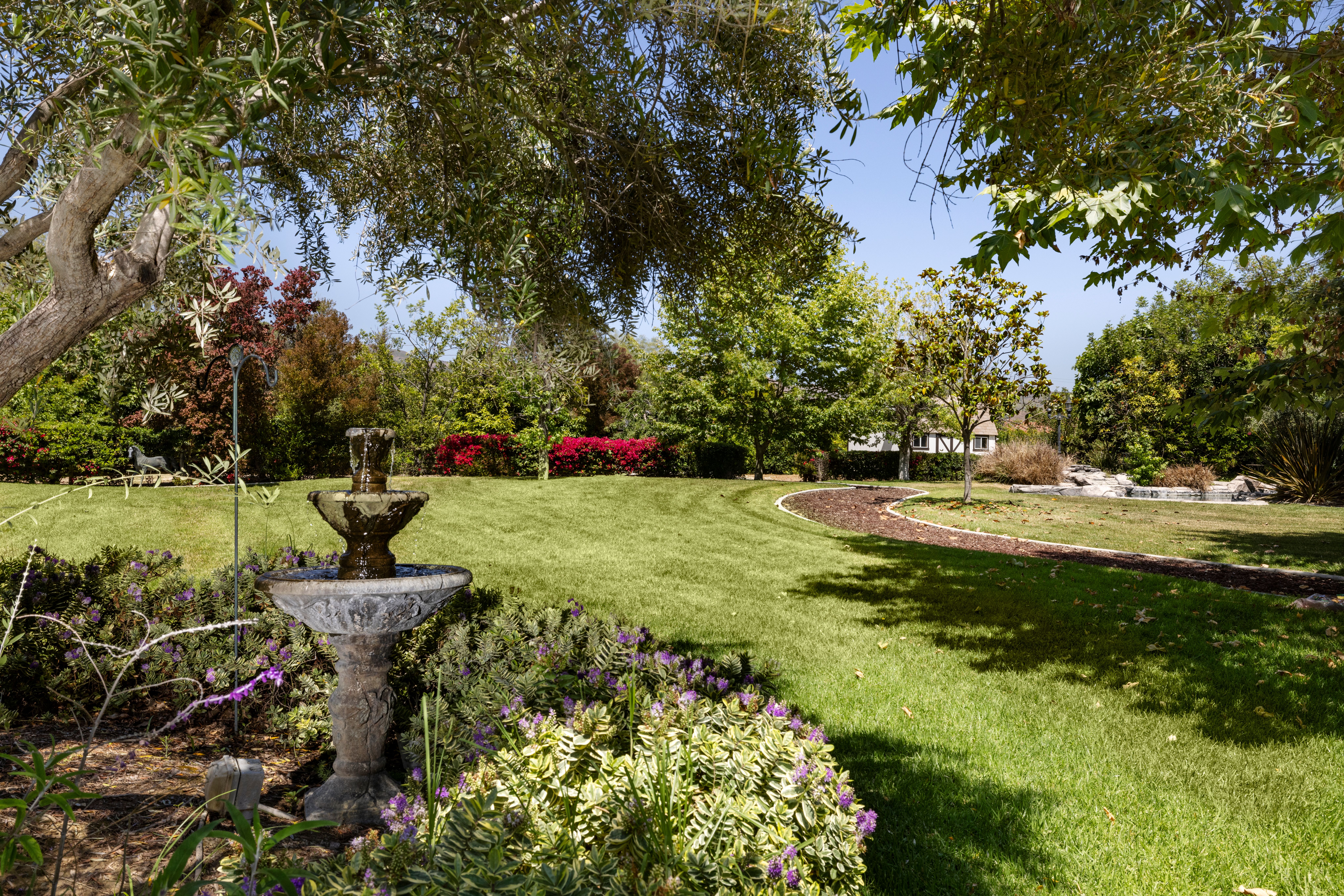 4090 Live Oak Lane 
