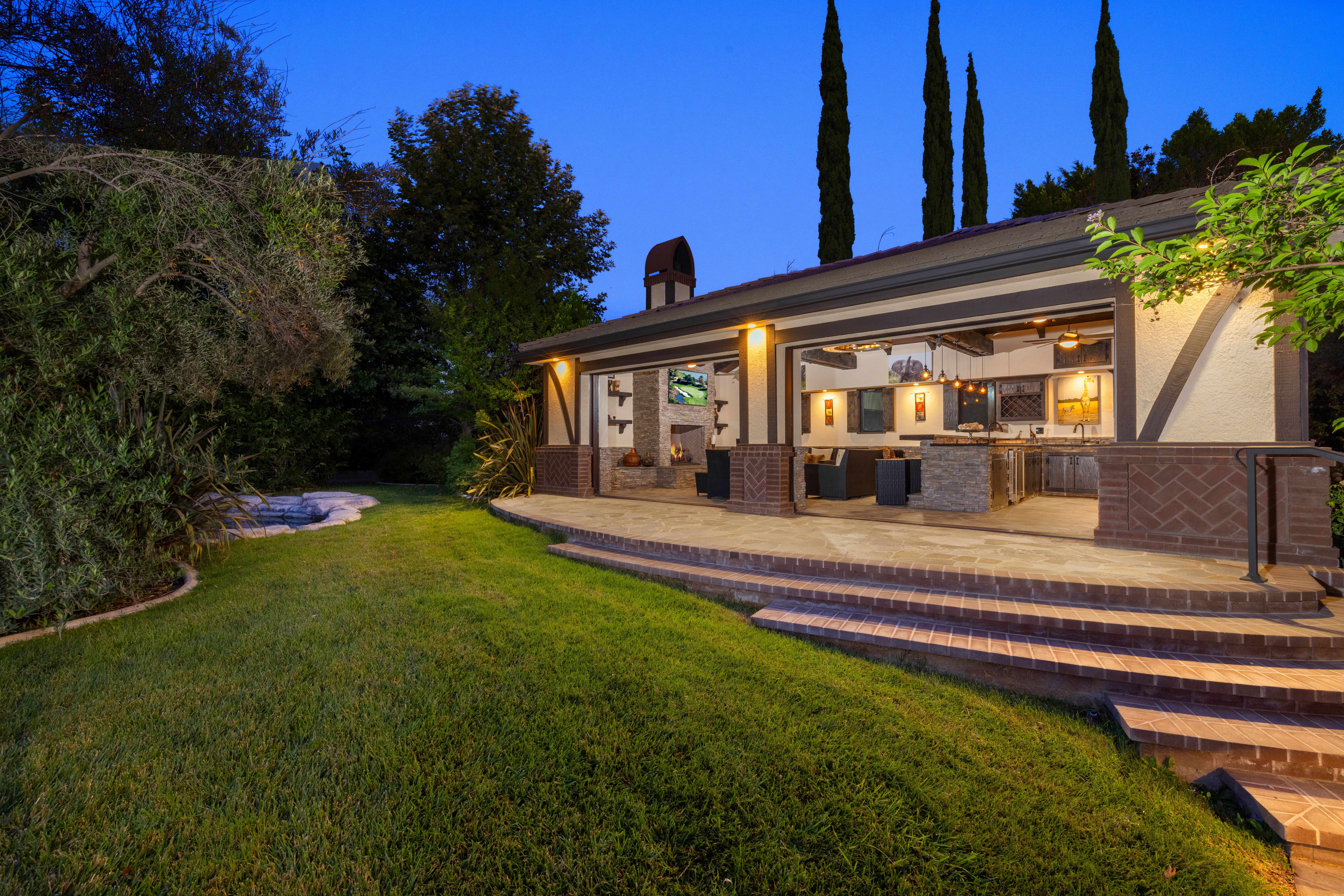 4090 Live Oak Lane 