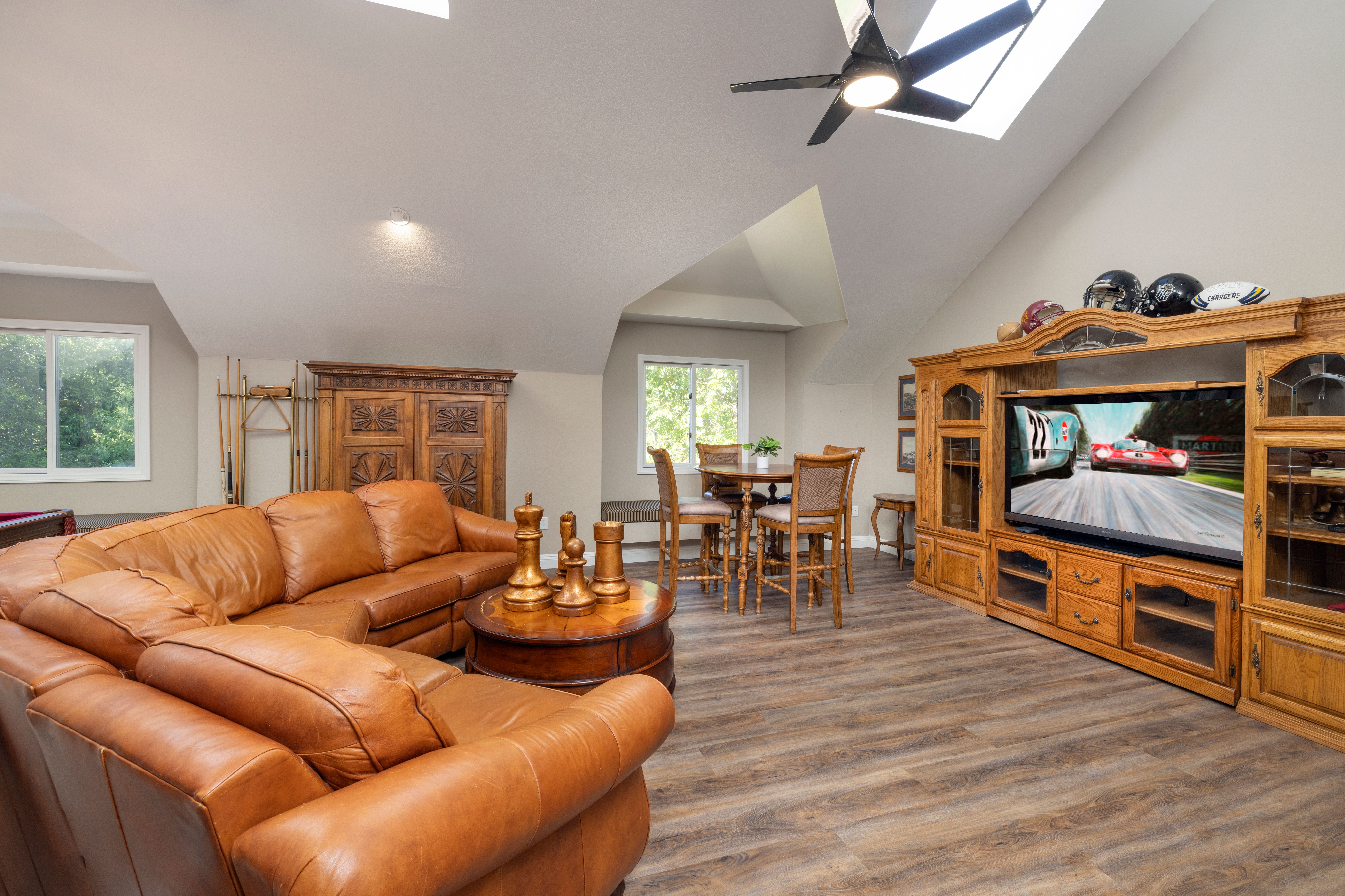 4090 Live Oak Lane 