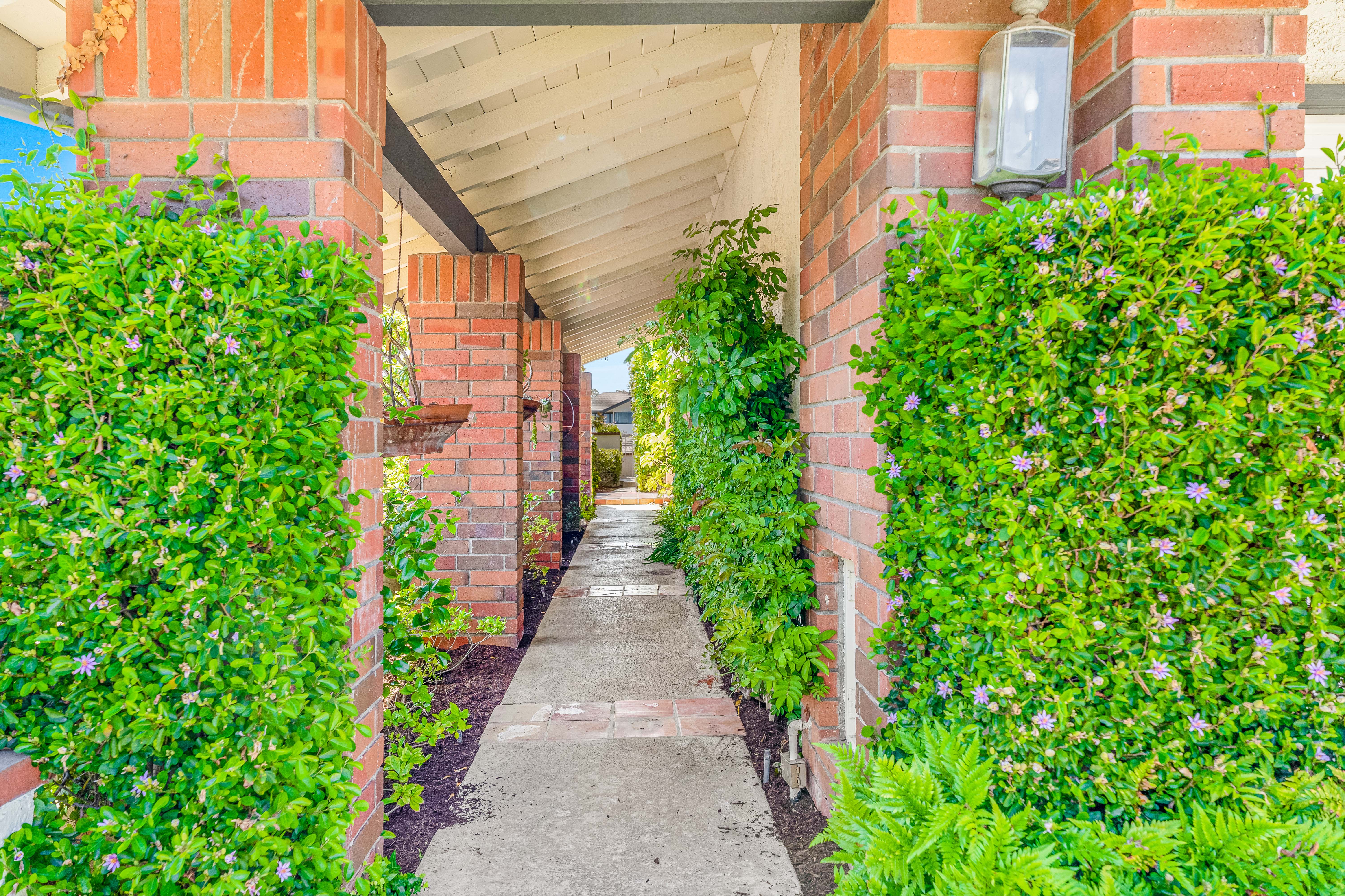 6 Skysail Drive 