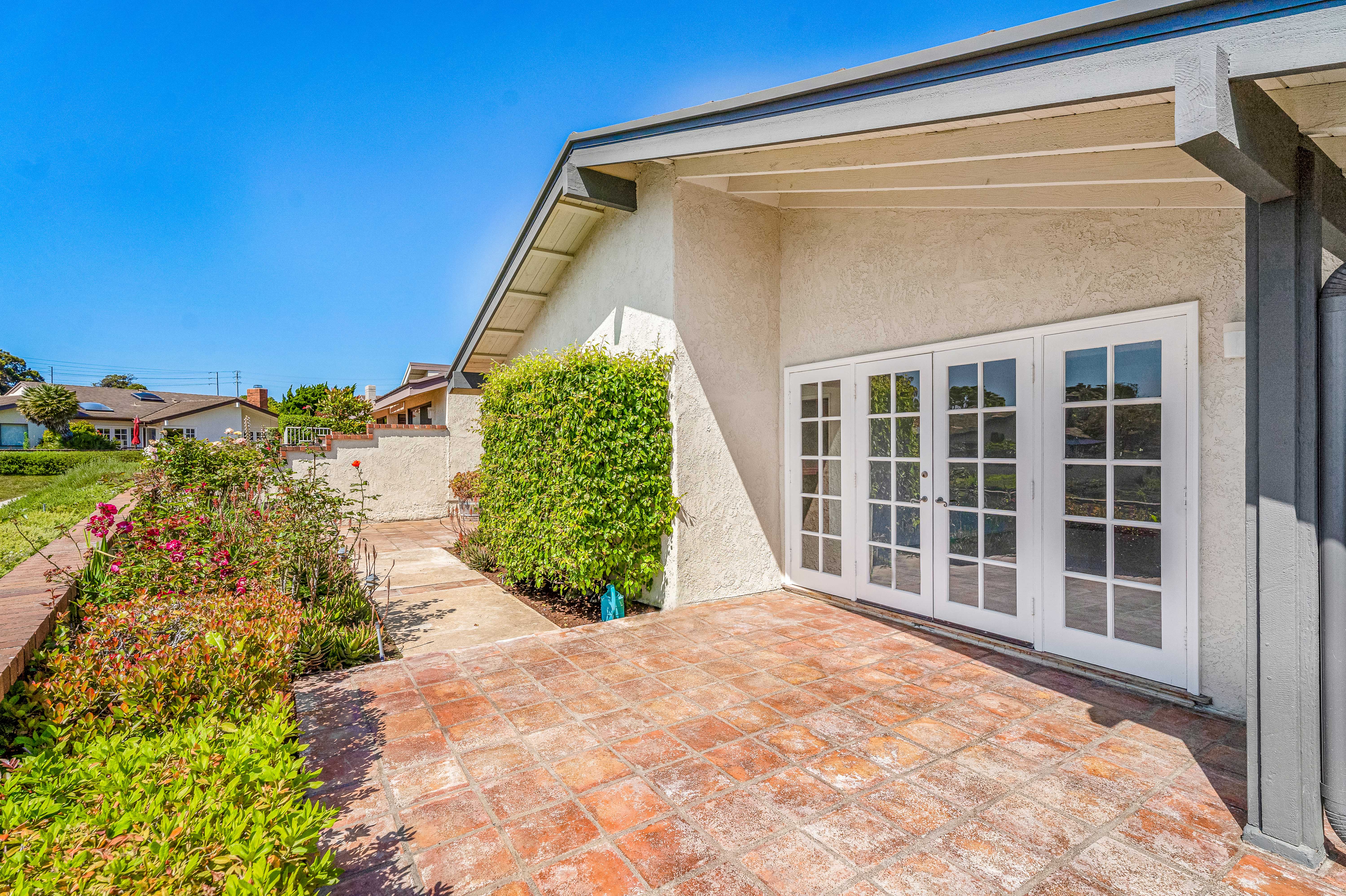 6 Skysail Drive 