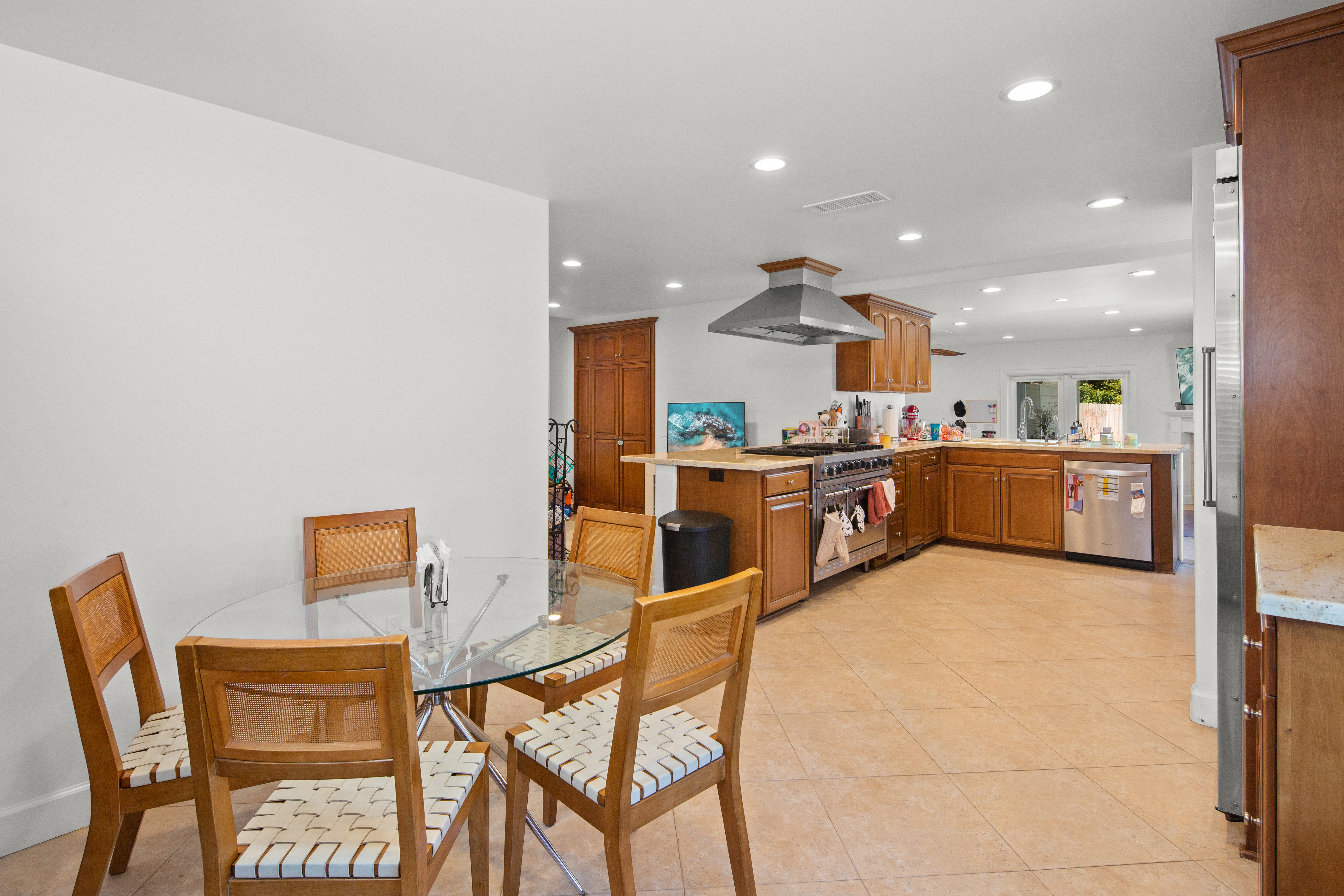 222 Costa Mesa Street 
