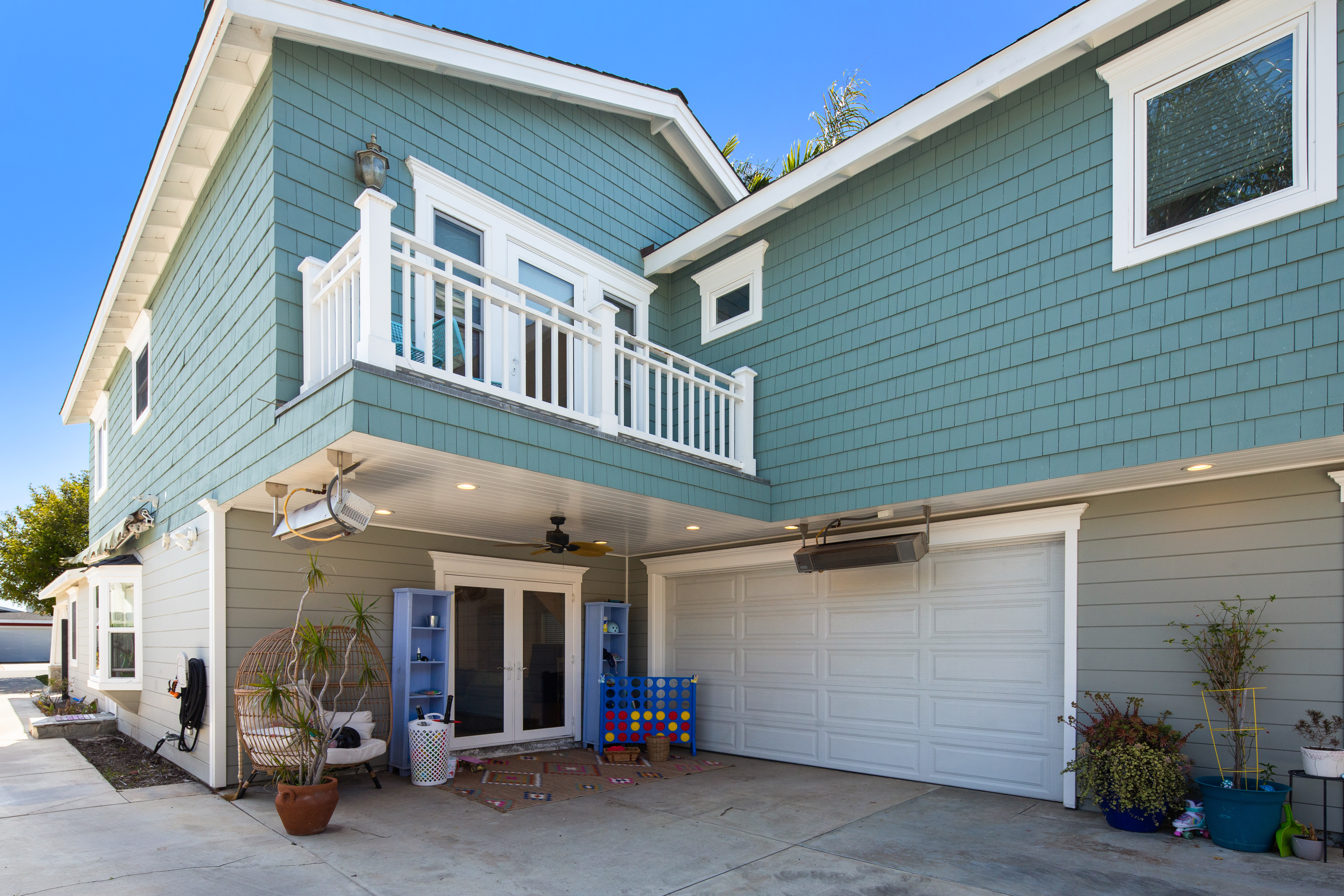 222 Costa Mesa Street 