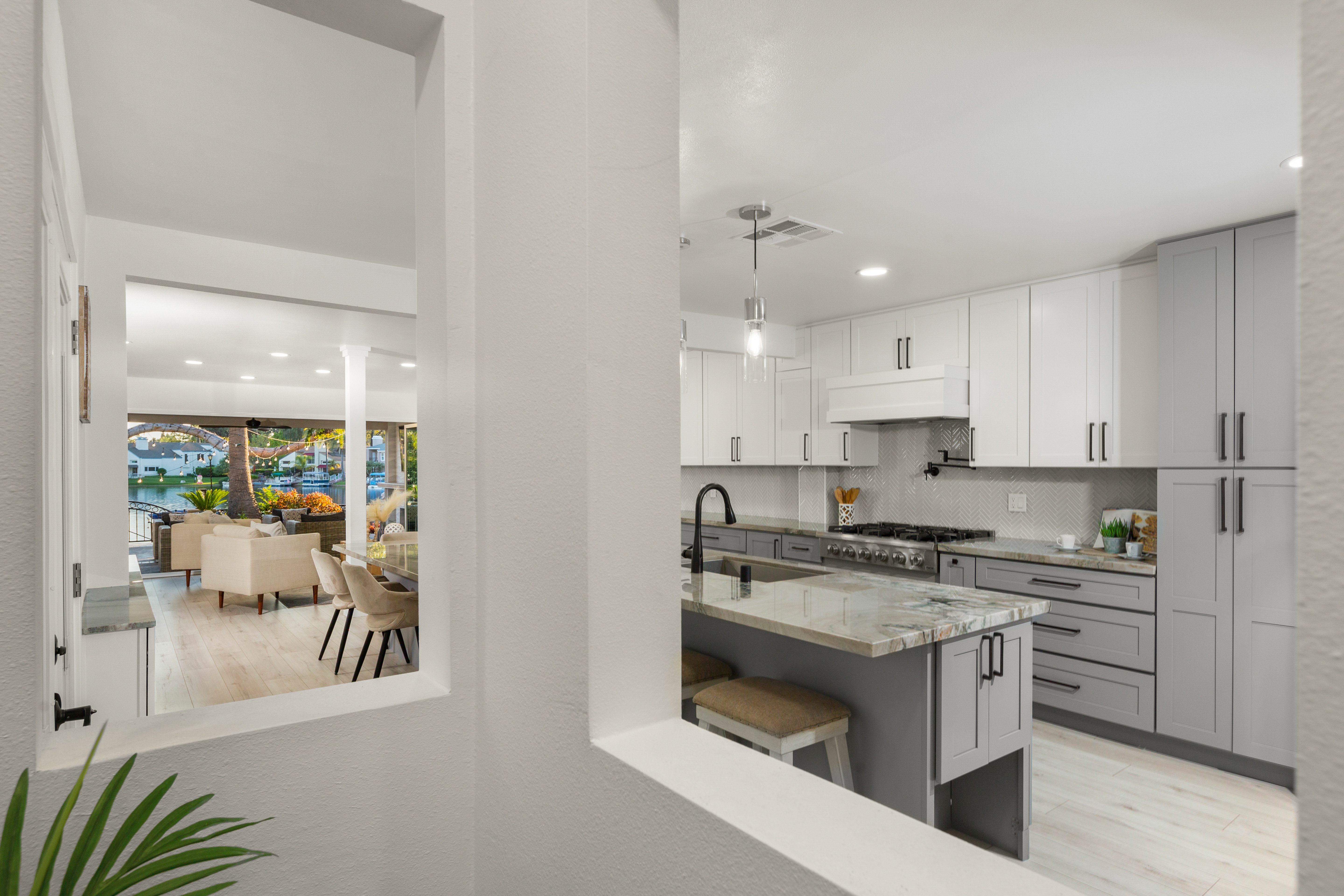 22481 Overlake 