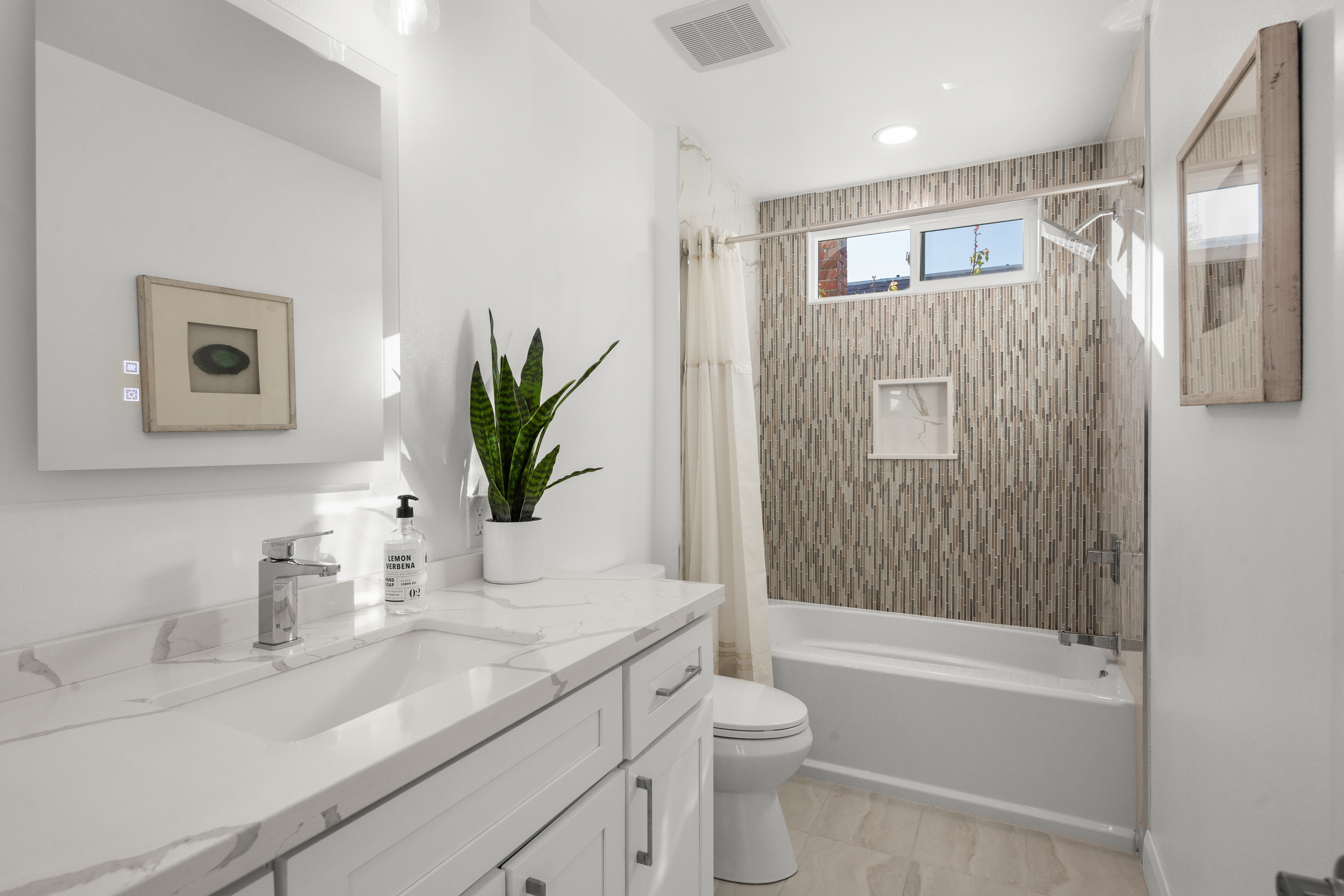 22481 Overlake 