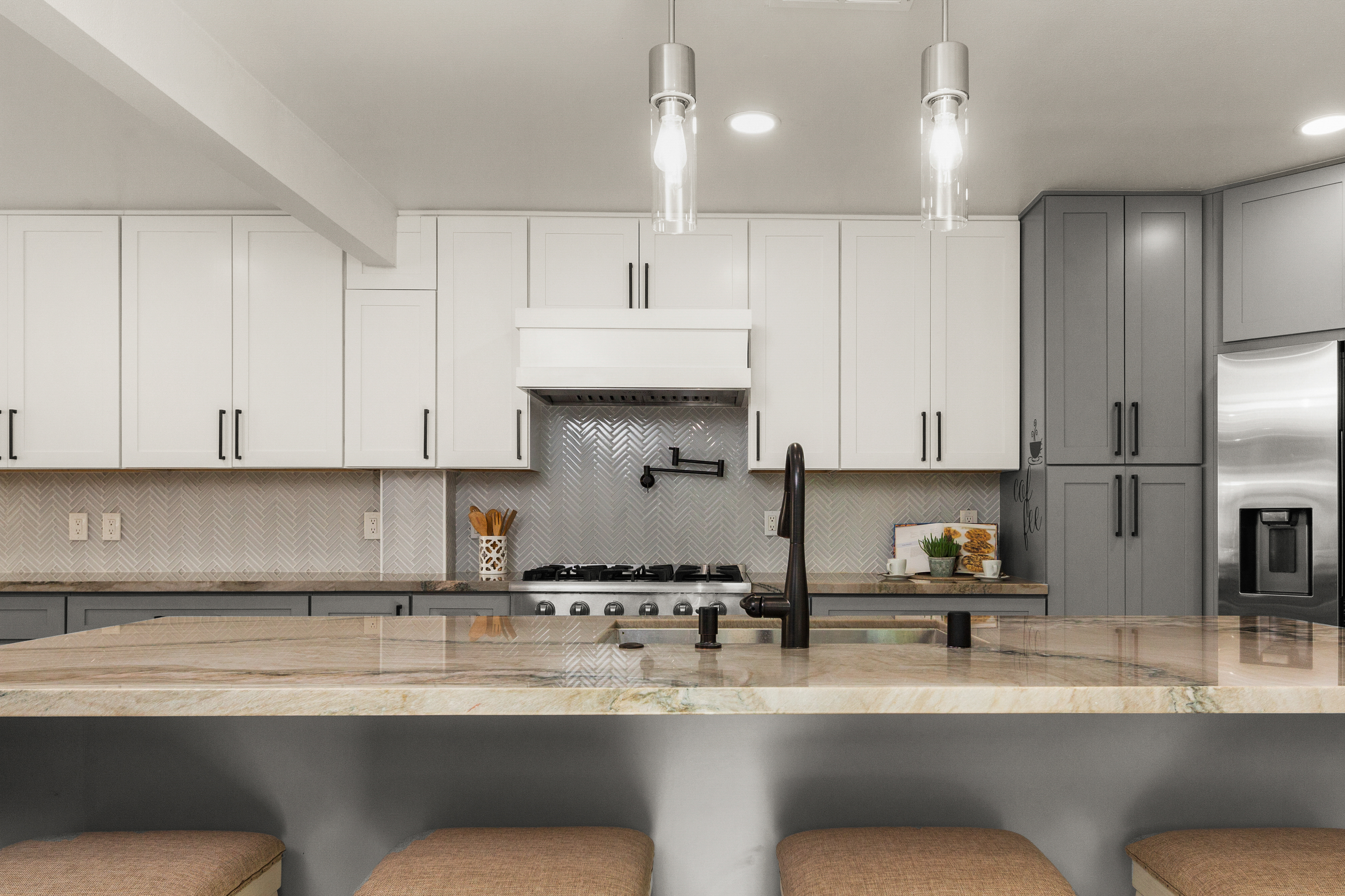 22481 Overlake 
