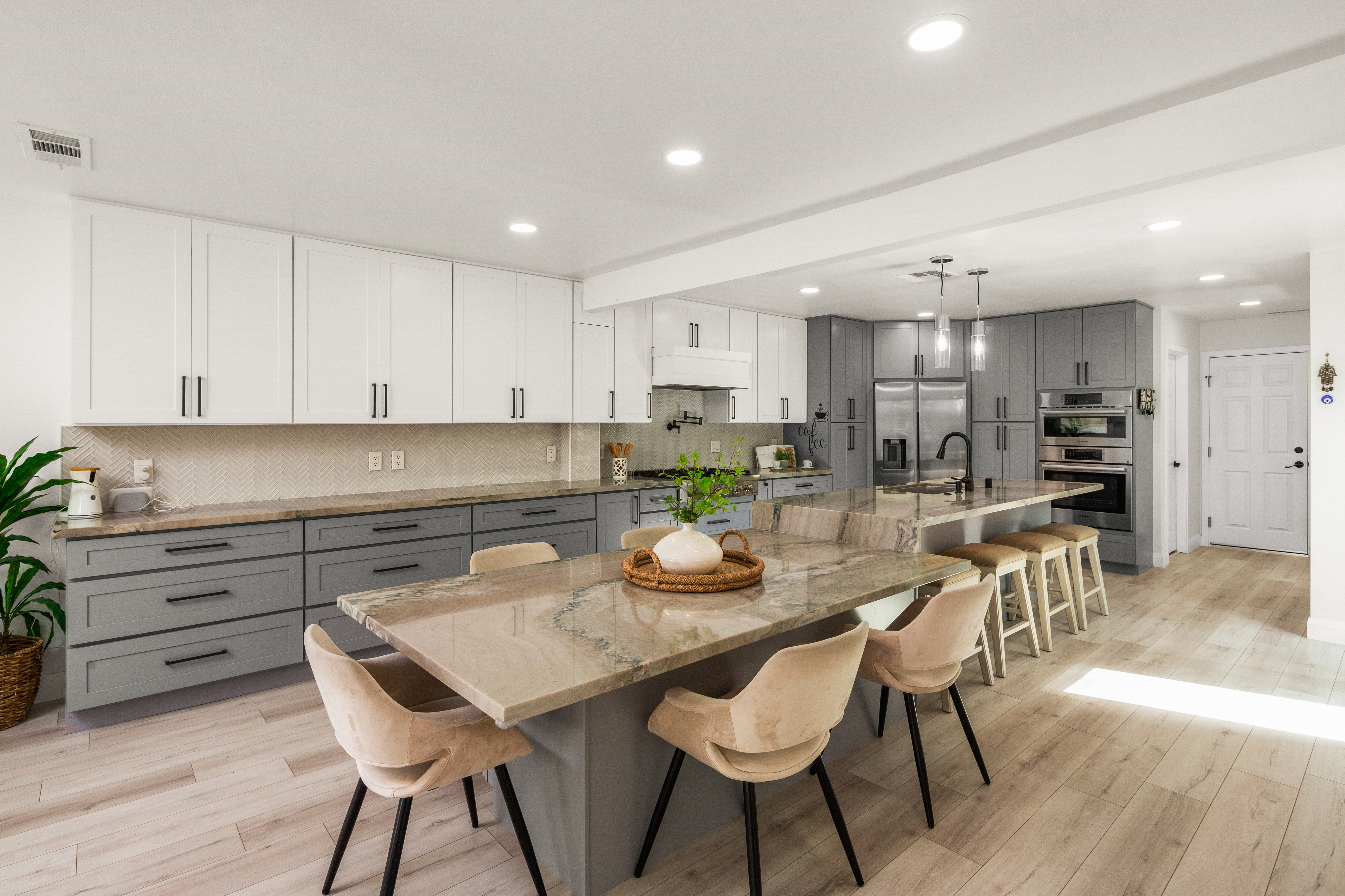 22481 Overlake 