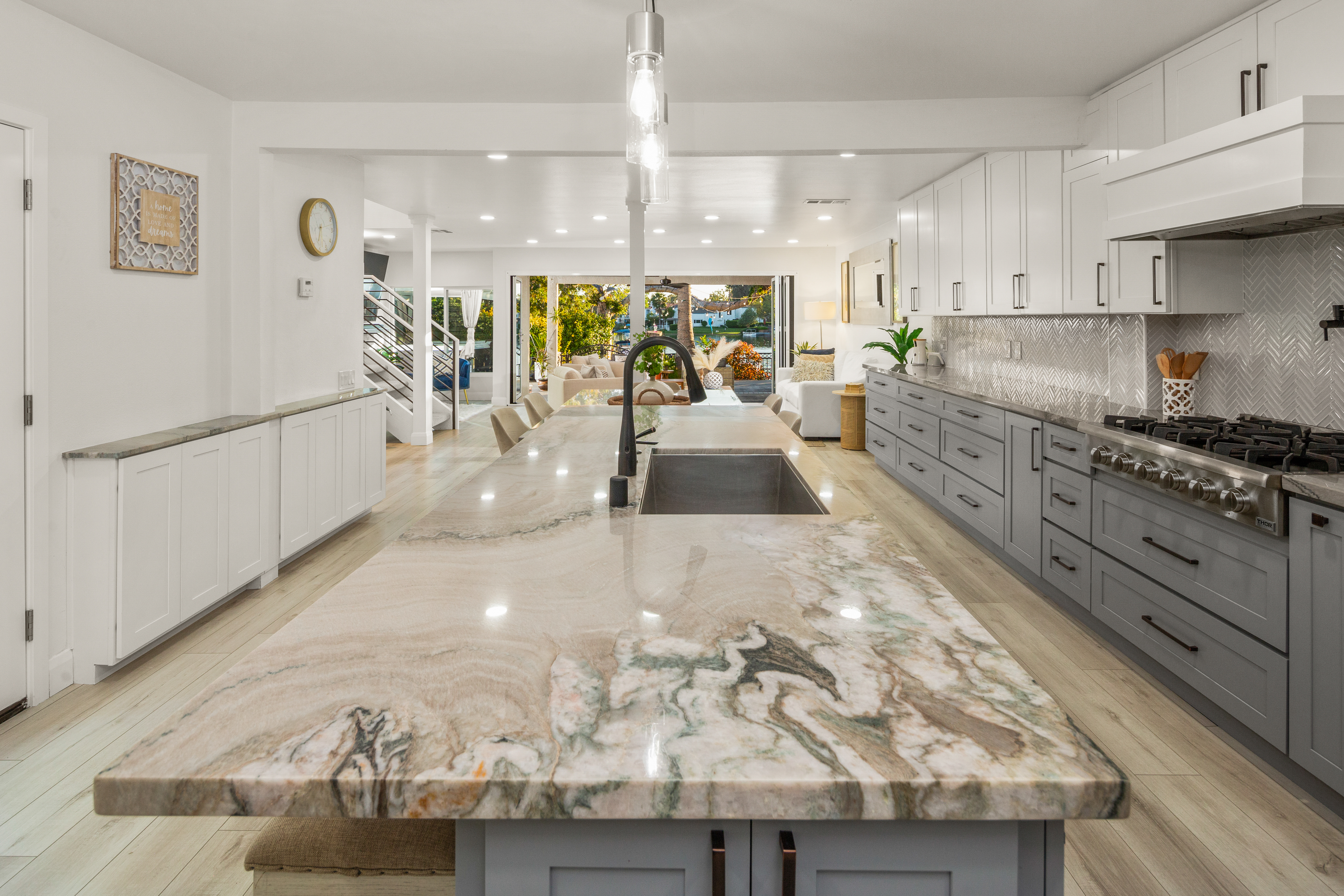 22481 Overlake 
