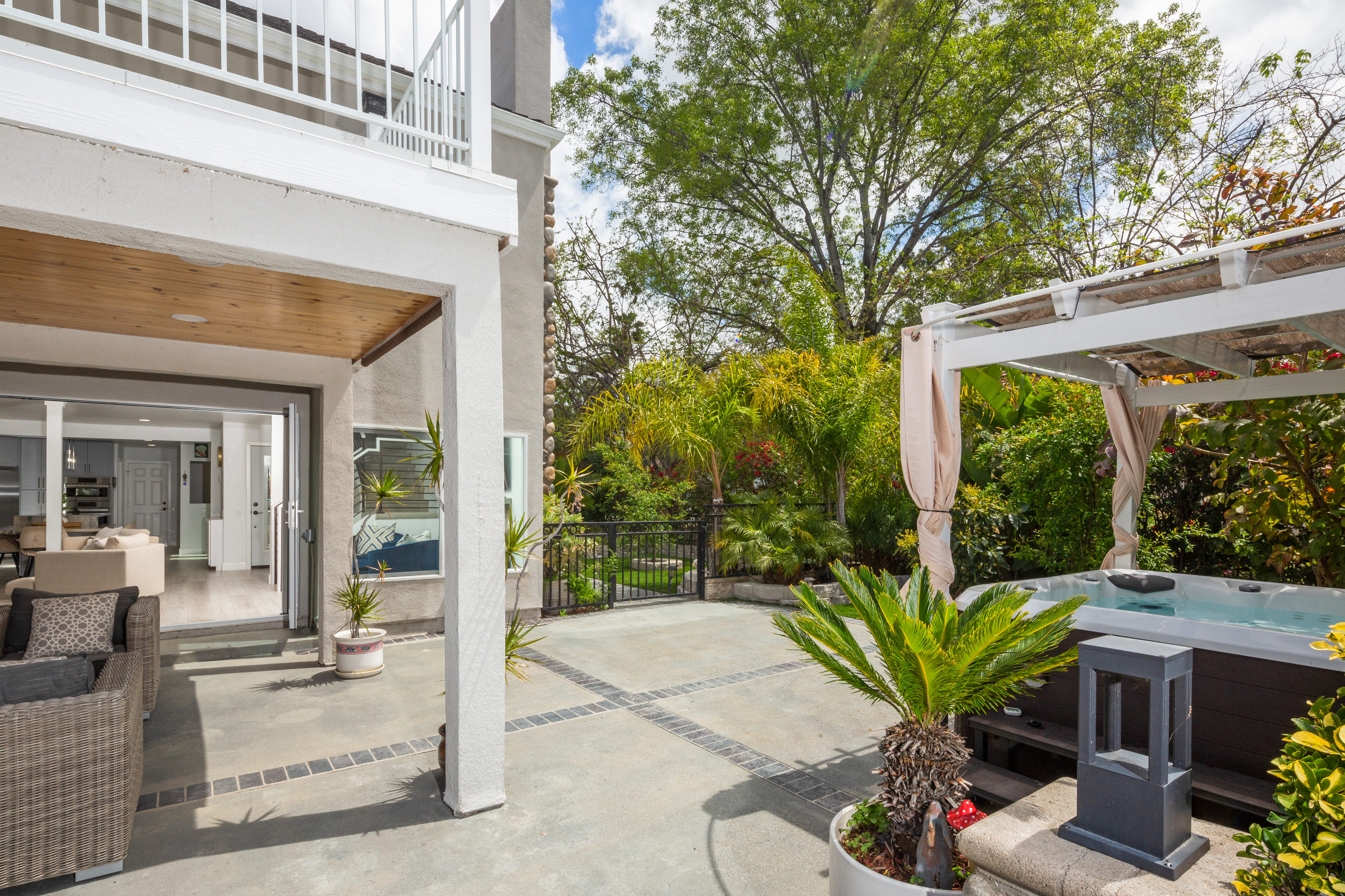 22481 Overlake 