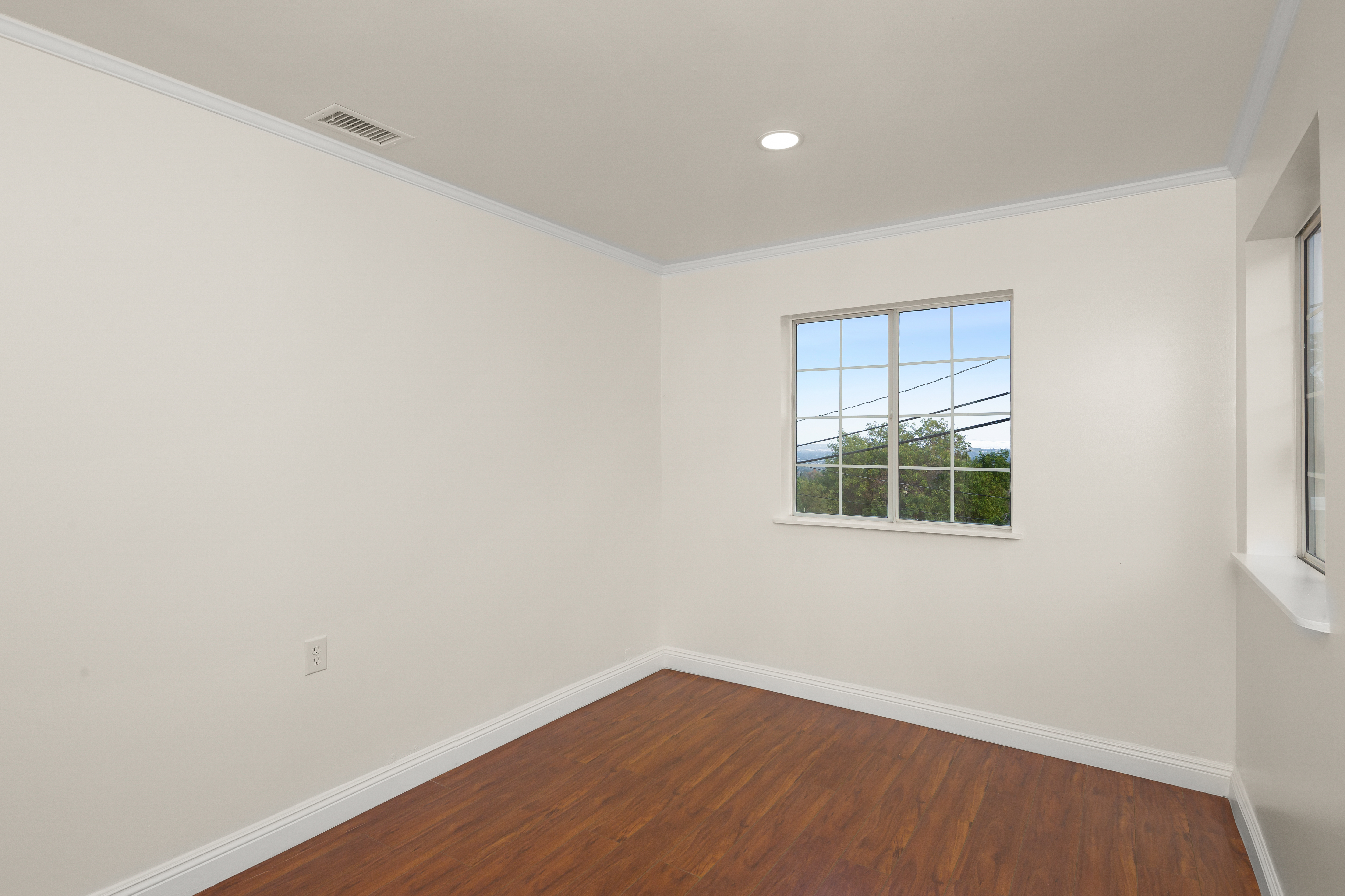 1213 East Avocado Crest Road 