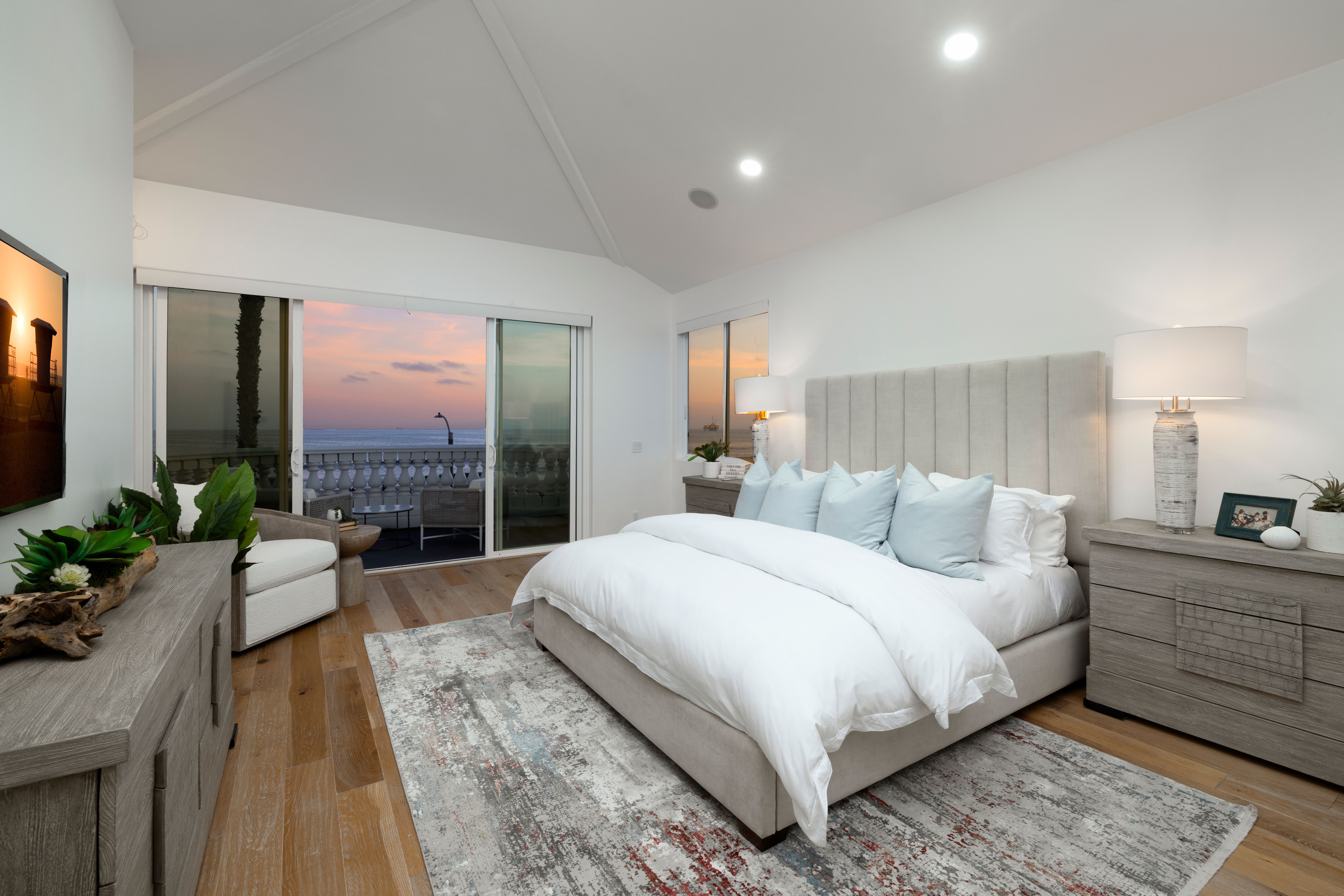 2110 Pacific Coast Highway 