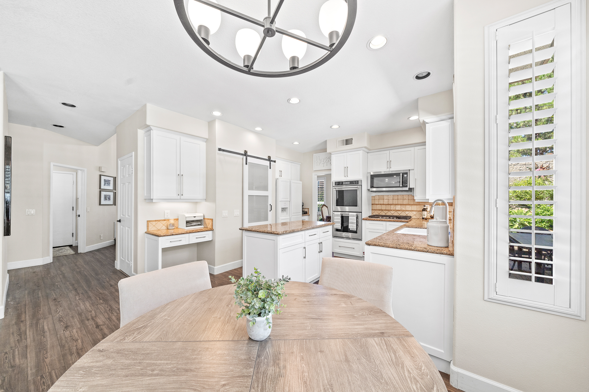22622 White Oaks 