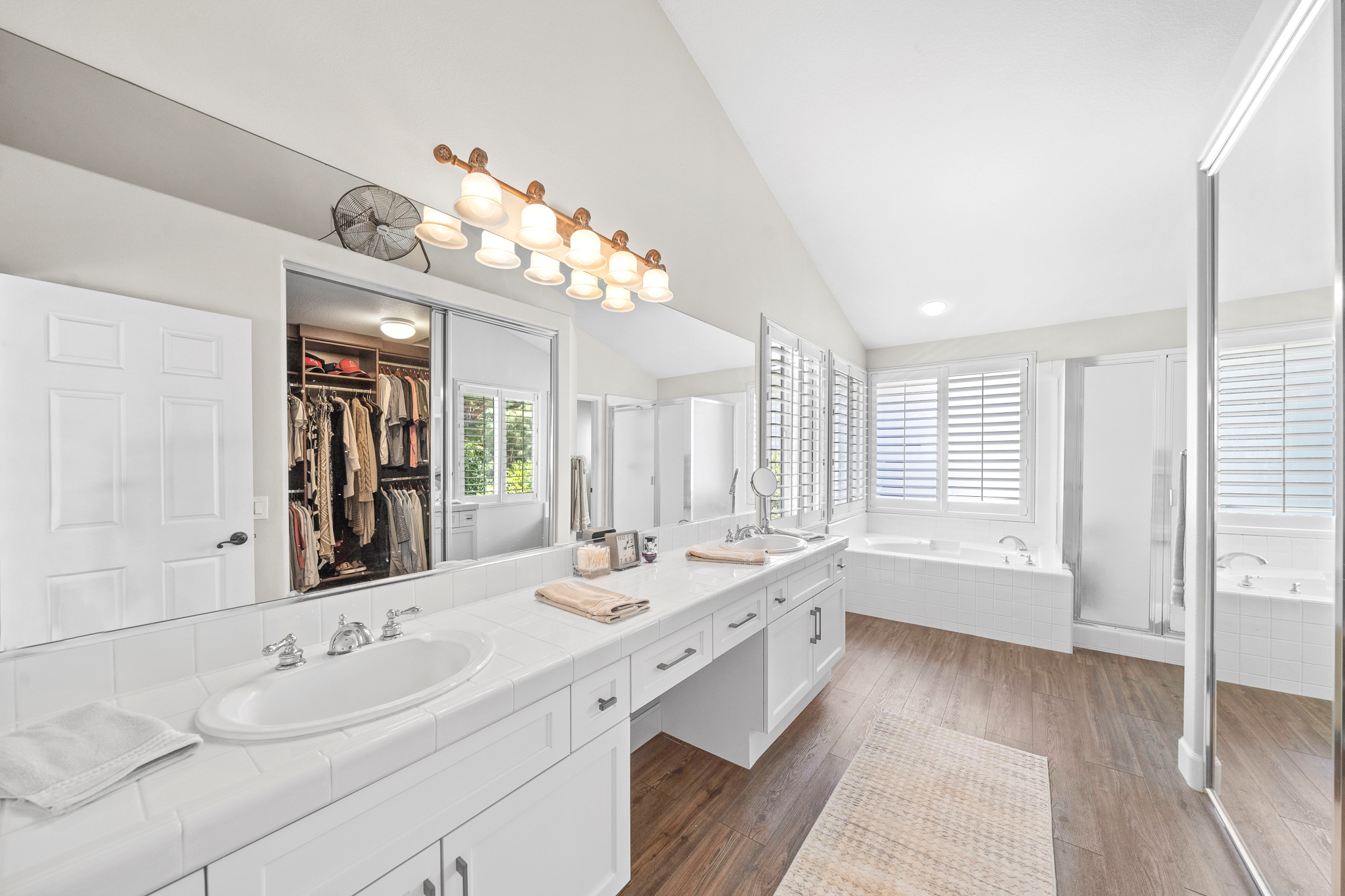 22622 White Oaks 