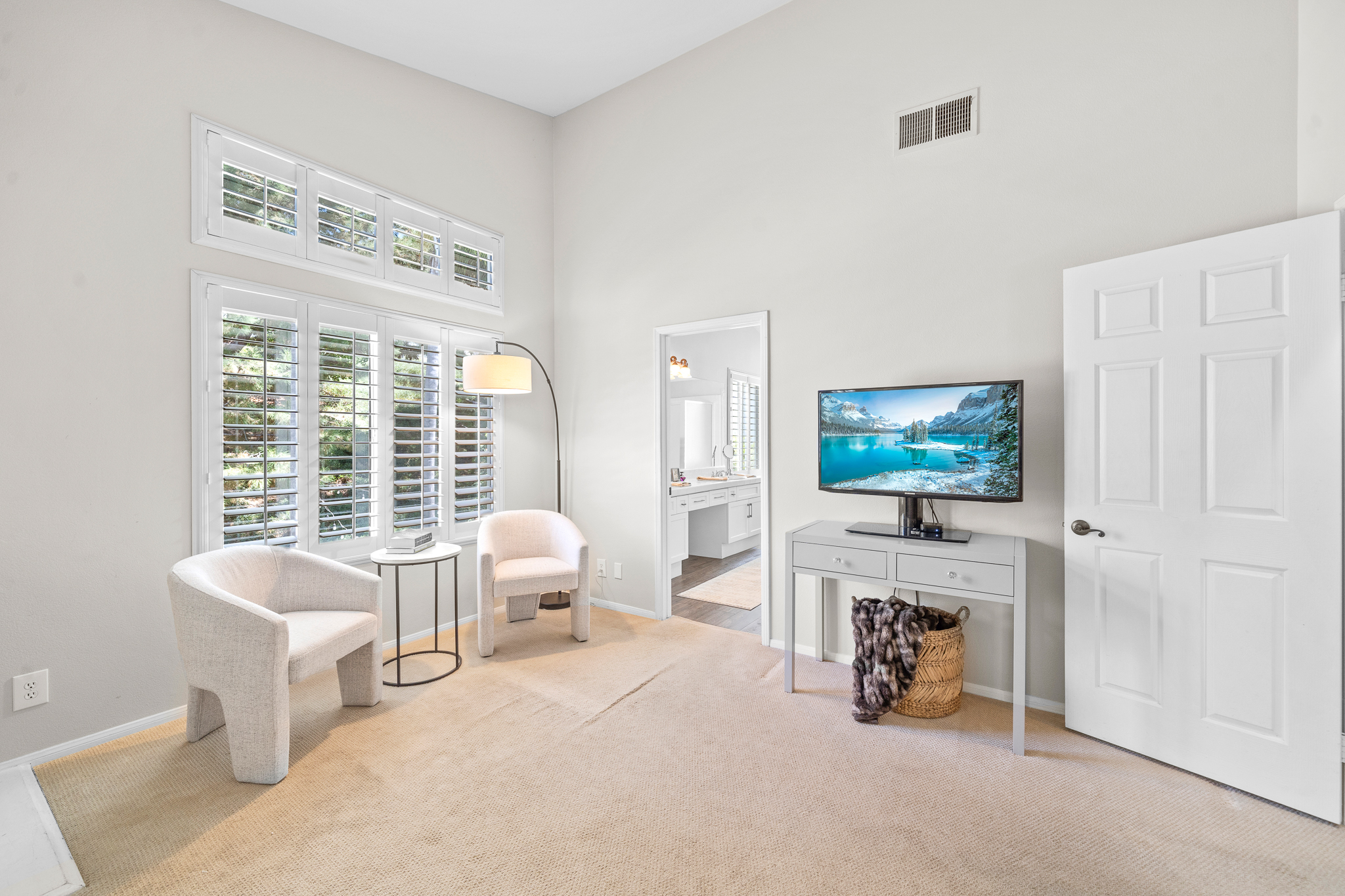 22622 White Oaks 