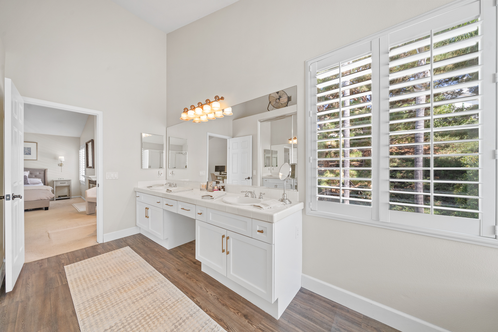 22622 White Oaks 
