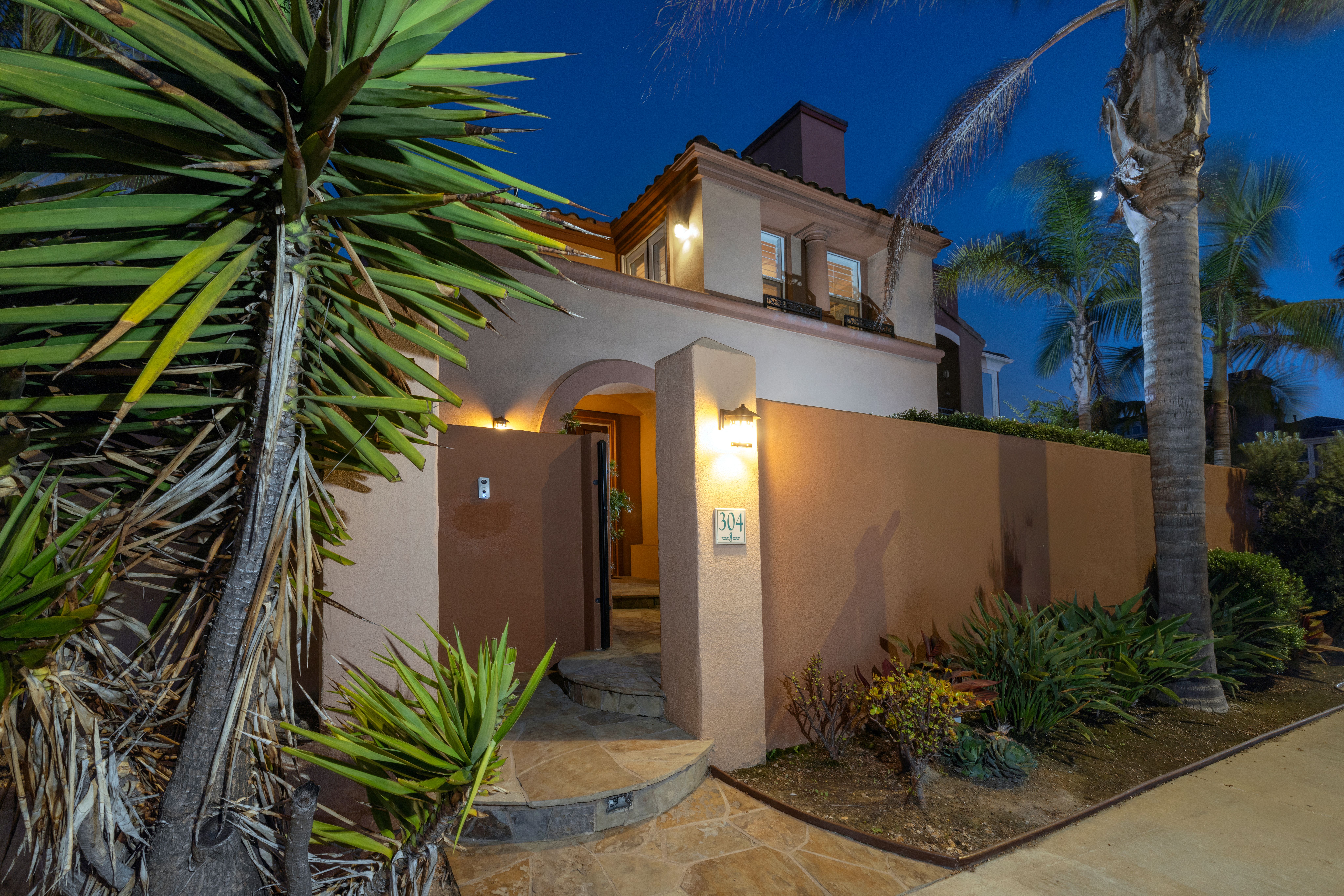 304 Goldenwest Street 