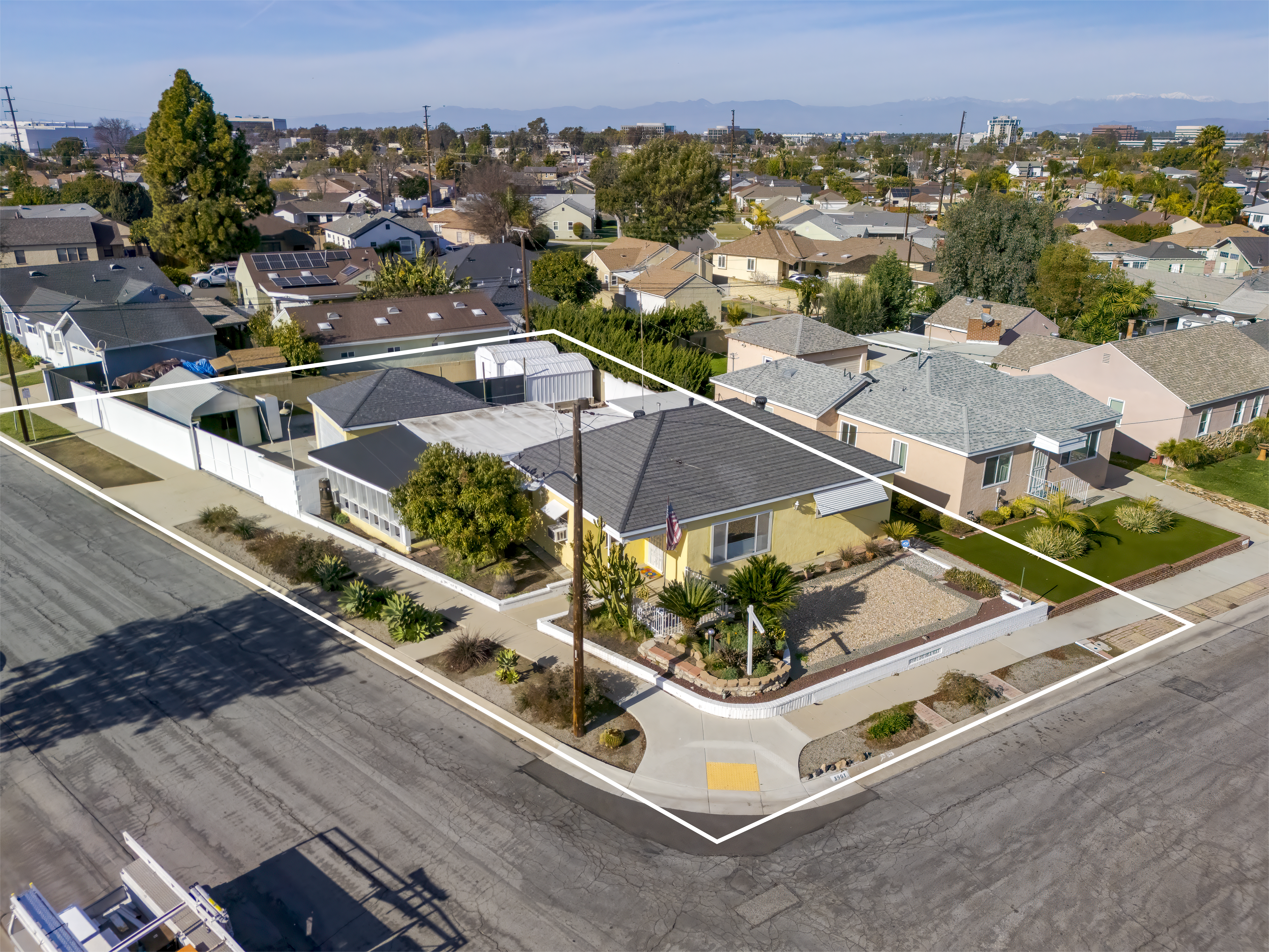 3901 East De Ora Way 
