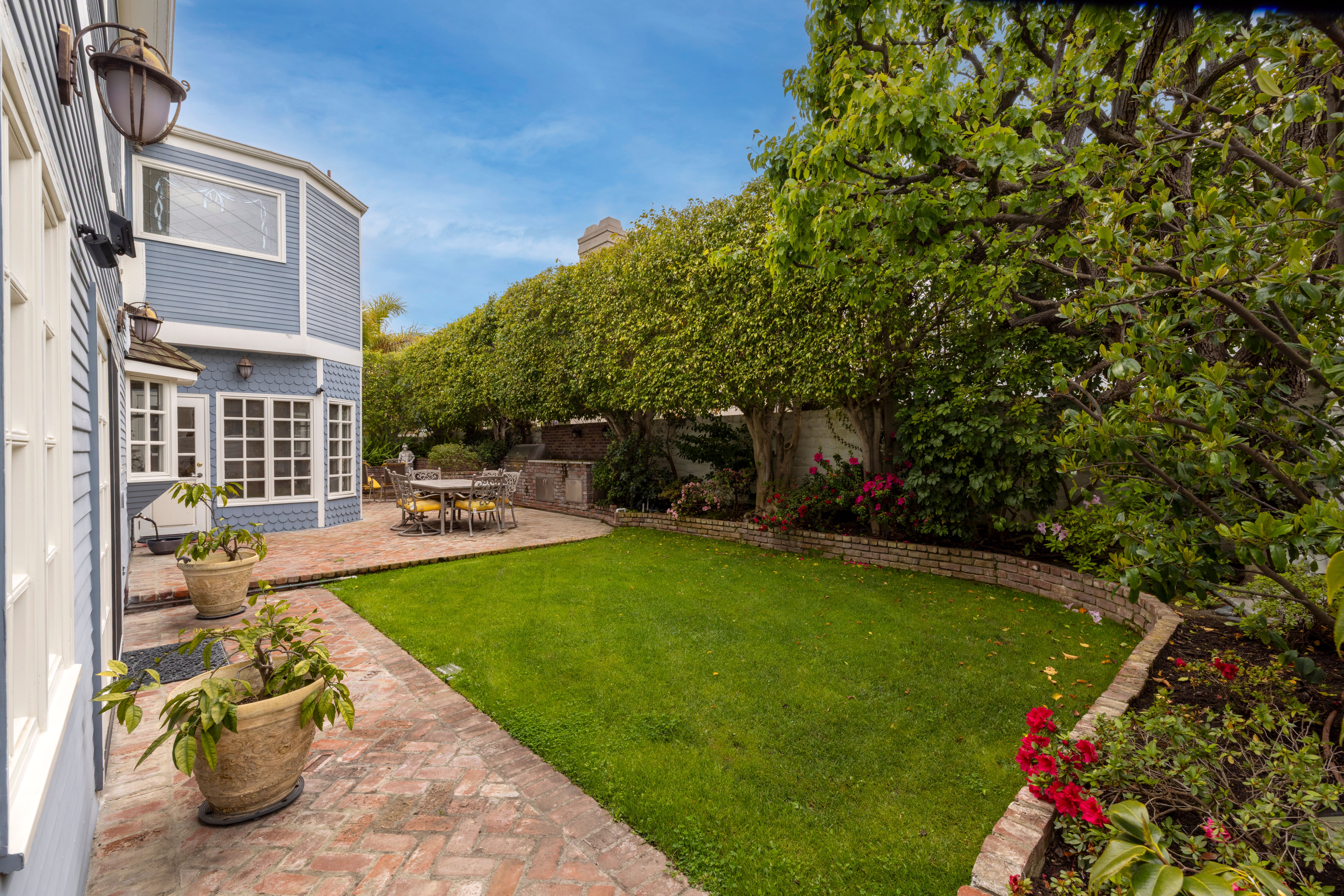 16101 Whitecap Lane 