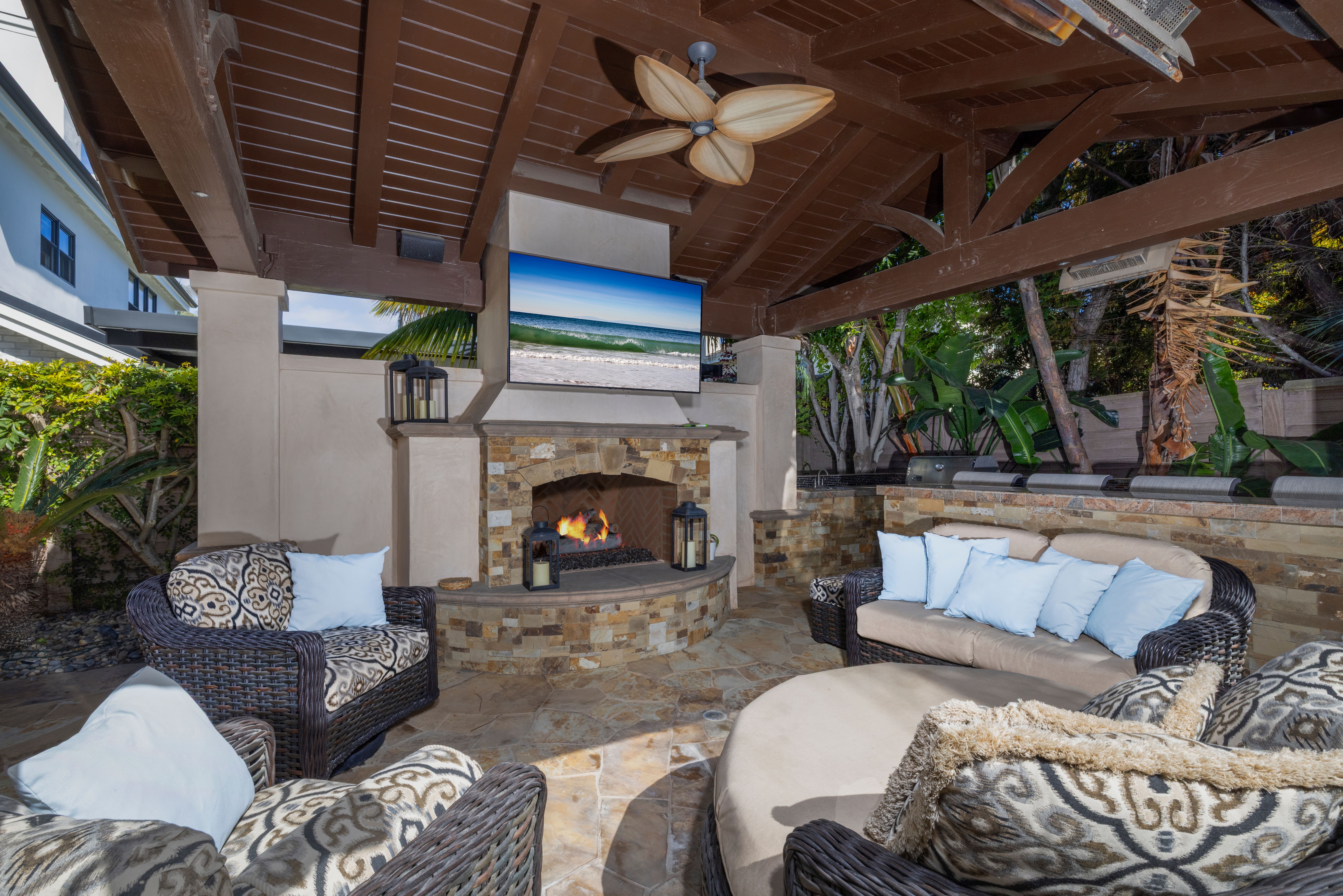 6592 Silverspur Lane 
